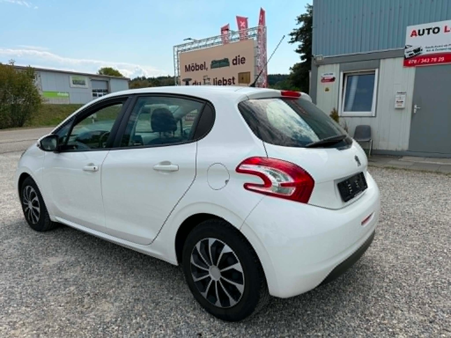 PEUGEOT 208 1.2 VTI Access-image-5