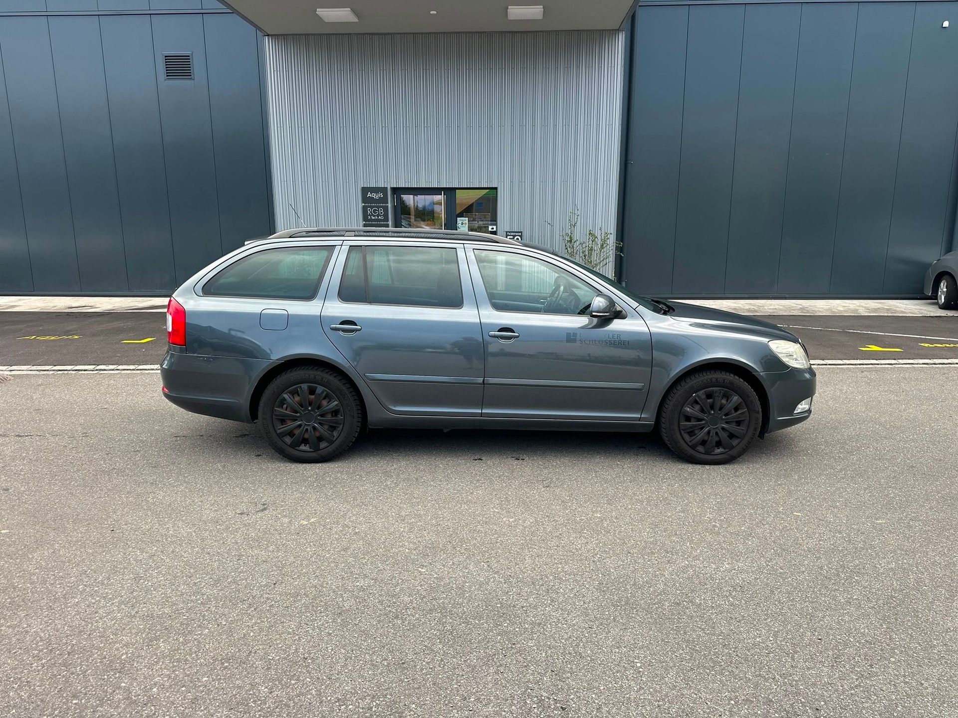 SKODA Octavia Combi 1.6 TDI Elegance DSG-image-7