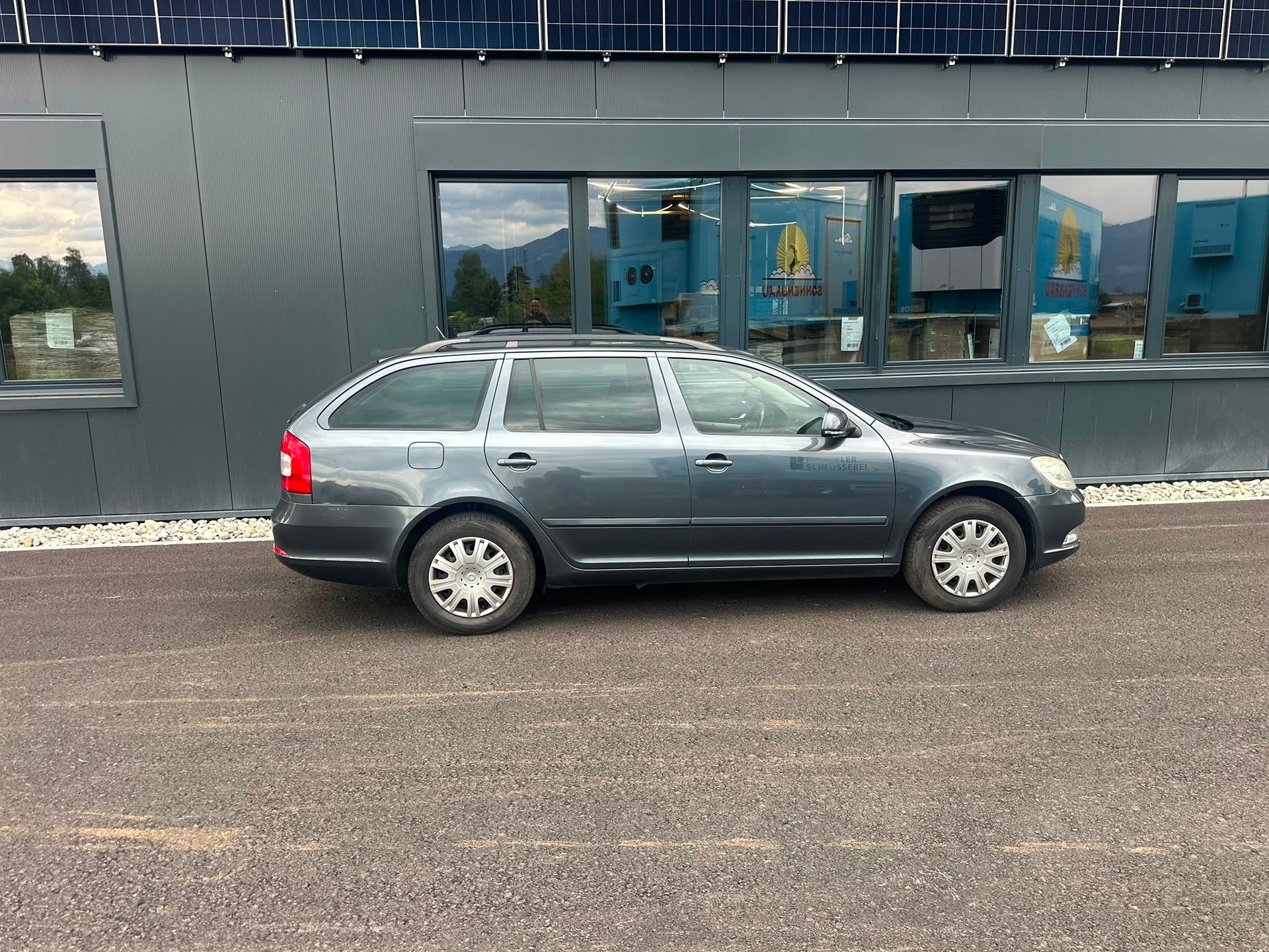 SKODA Octavia Combi 1.6 TDI Elegance DSG-image-3