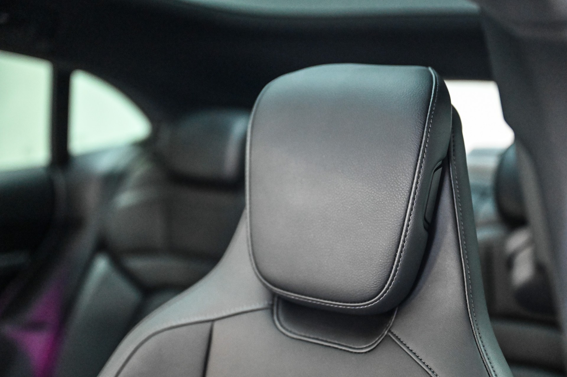 PORSCHE Taycan 4 Cross Turismo-image-14