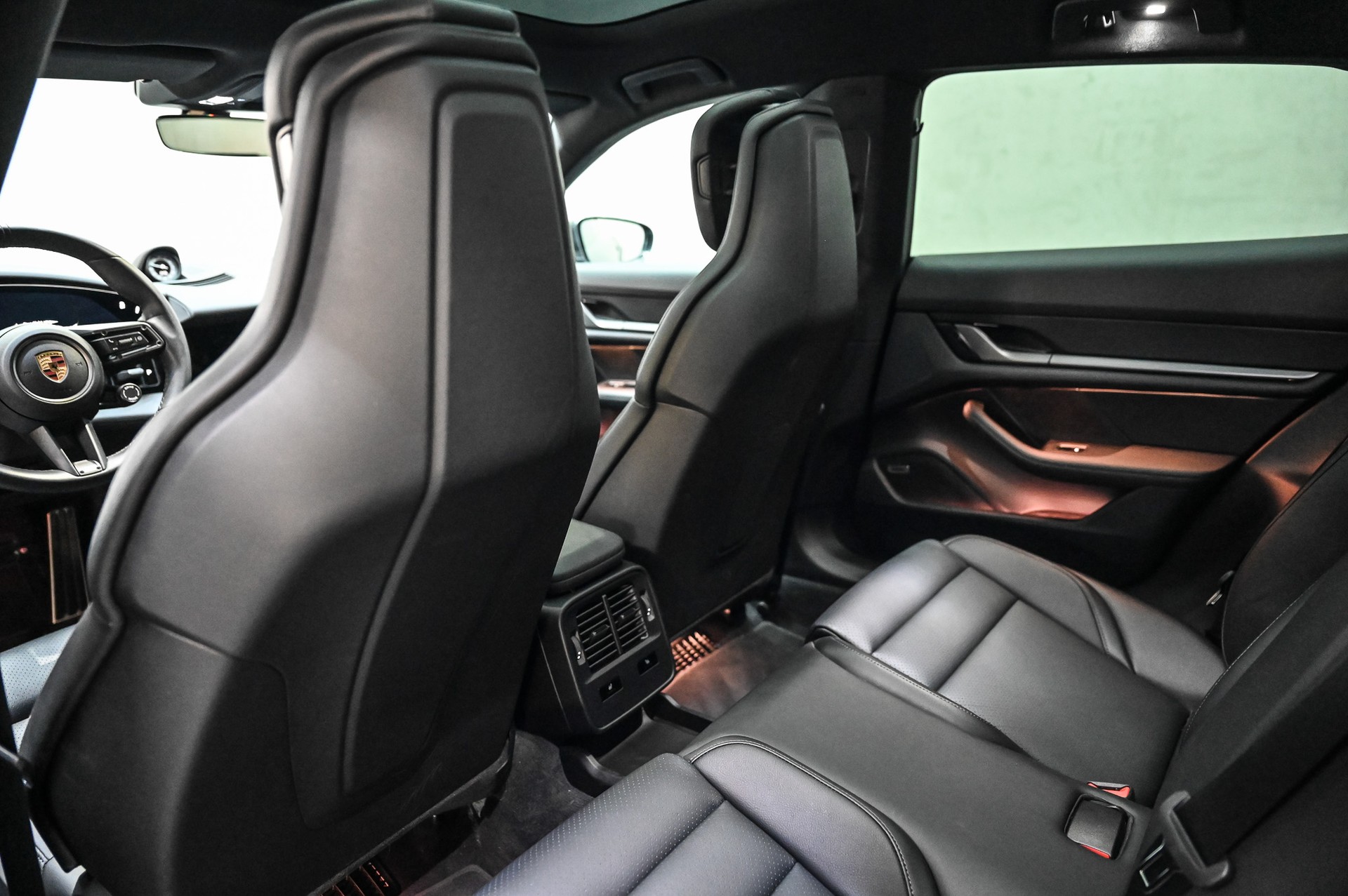 PORSCHE Taycan 4 Cross Turismo-image-23