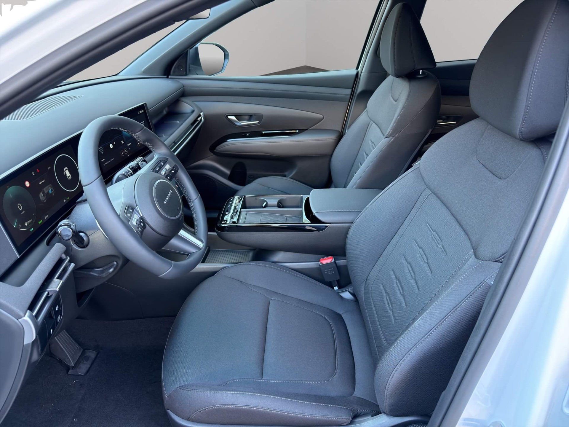 HYUNDAI Tucson 1.6 T-GDi HEV Origo Blackline 4WD-image-6