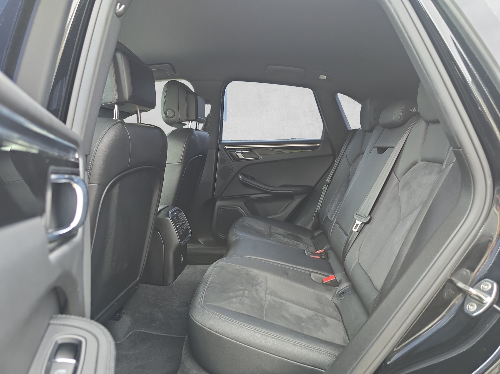 PORSCHE Macan S PDK-image-10