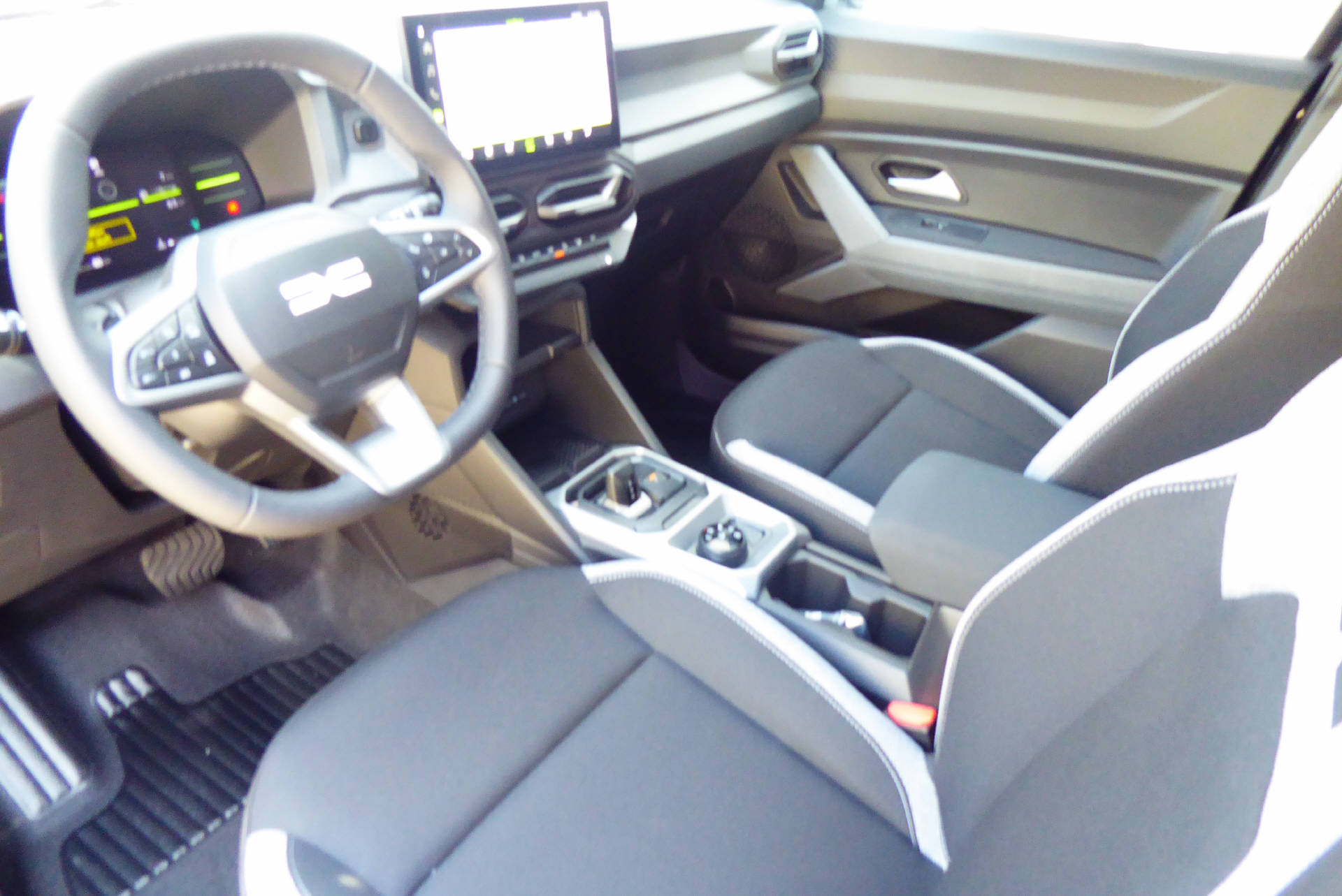 DACIA Duster TCe 150 48V Journey 4x4 Automat-image-4