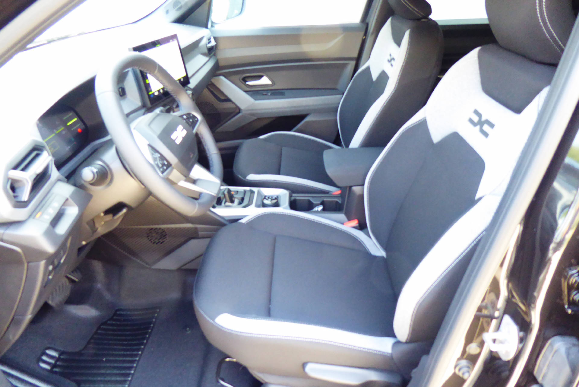 DACIA Duster TCe 150 48V Journey 4x4 Automat-image-5