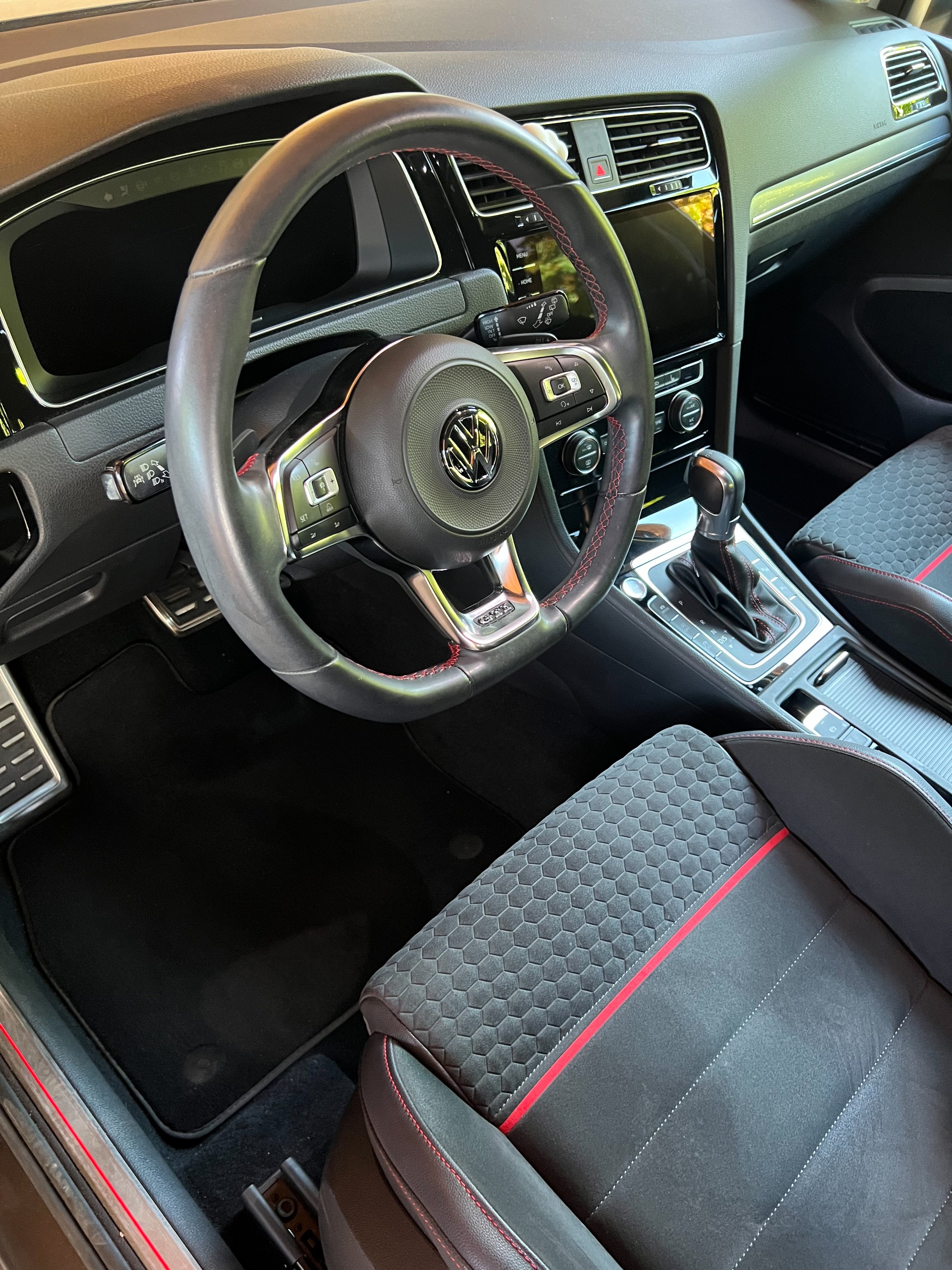 VW 2.0 TSI GTI Performance DSG-image-4