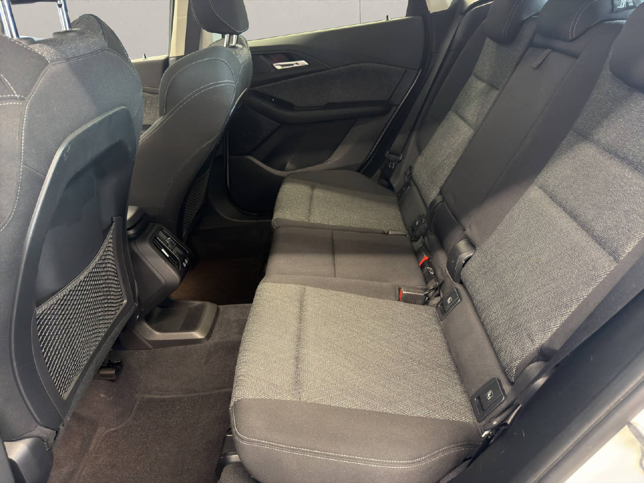 BMW 223d Active Tourer xDrive-image-5