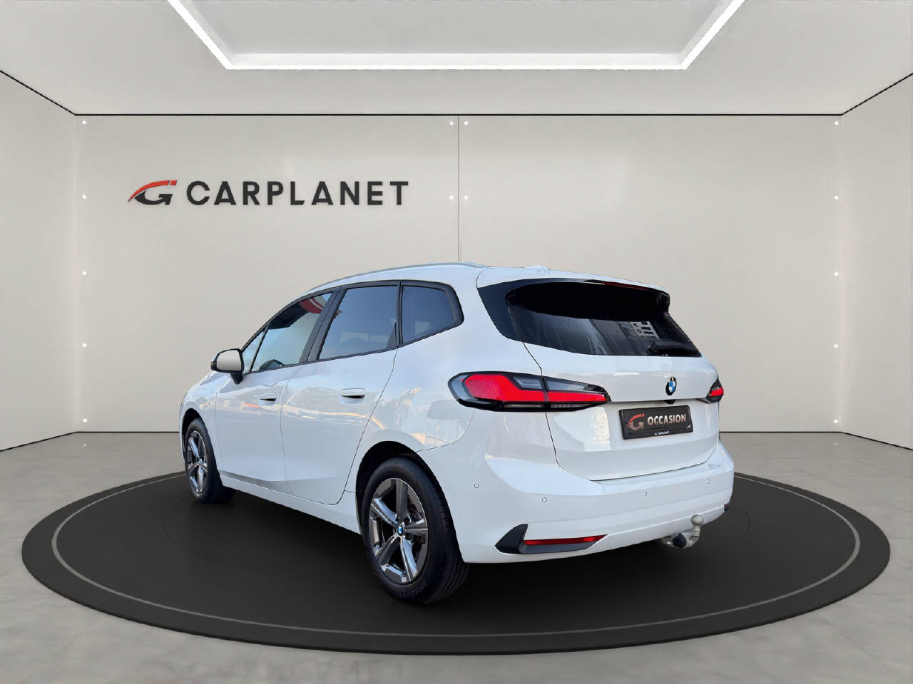 BMW 223d Active Tourer xDrive-image-1