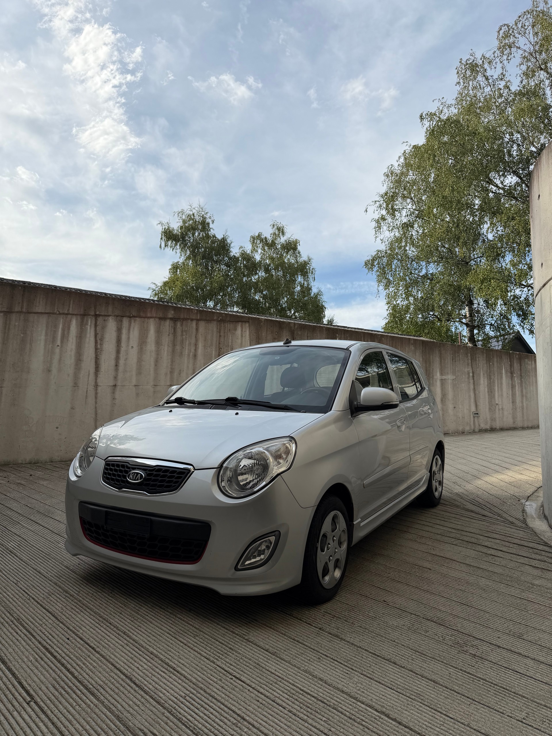 KIA 1.0 12V Seven *sehr wenig Kilometer frisch MFK & Service inkl. neuer Kupplung*-image-1