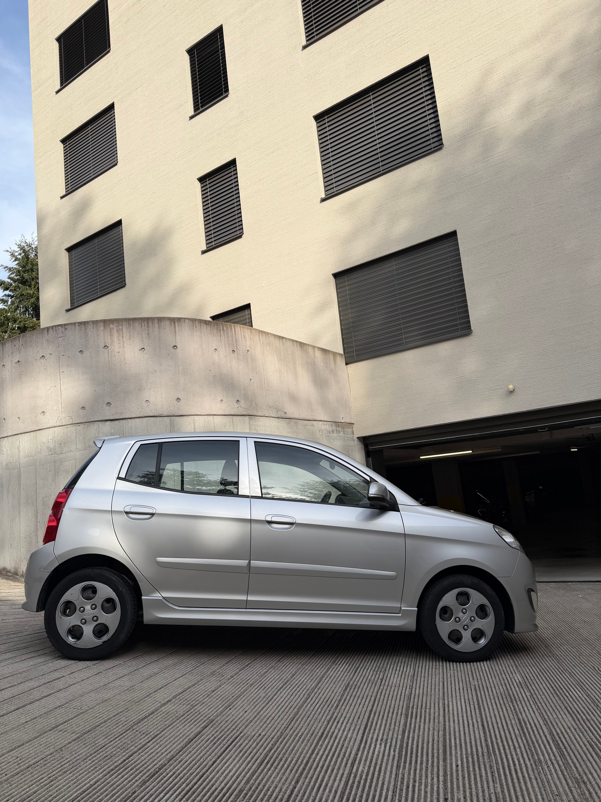 KIA 1.0 12V Seven *sehr wenig Kilometer frisch MFK & Service inkl. neuer Kupplung*-image-3