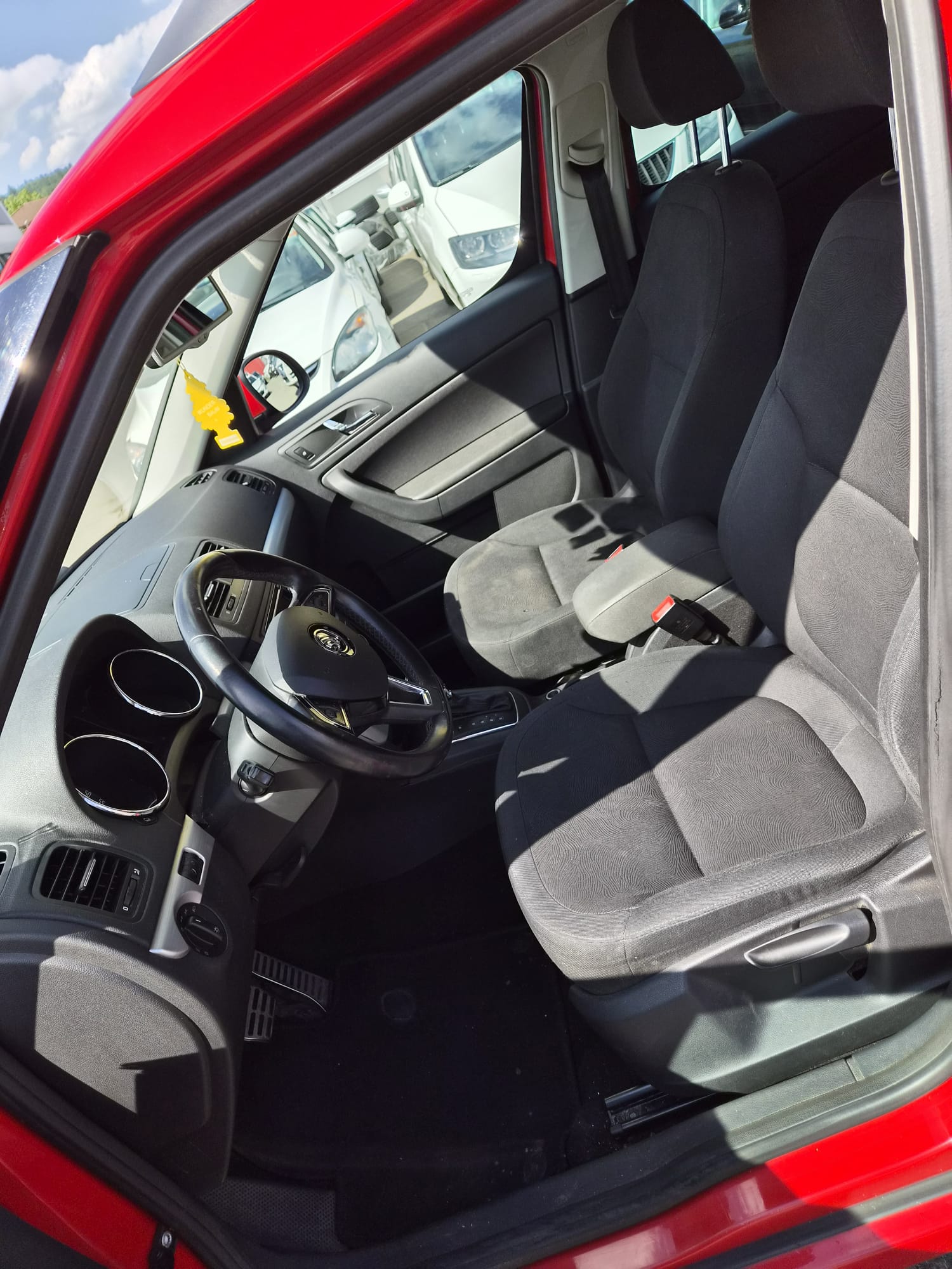 SKODA Yeti 2.0 TDI Active 4x4 DSG-image-10