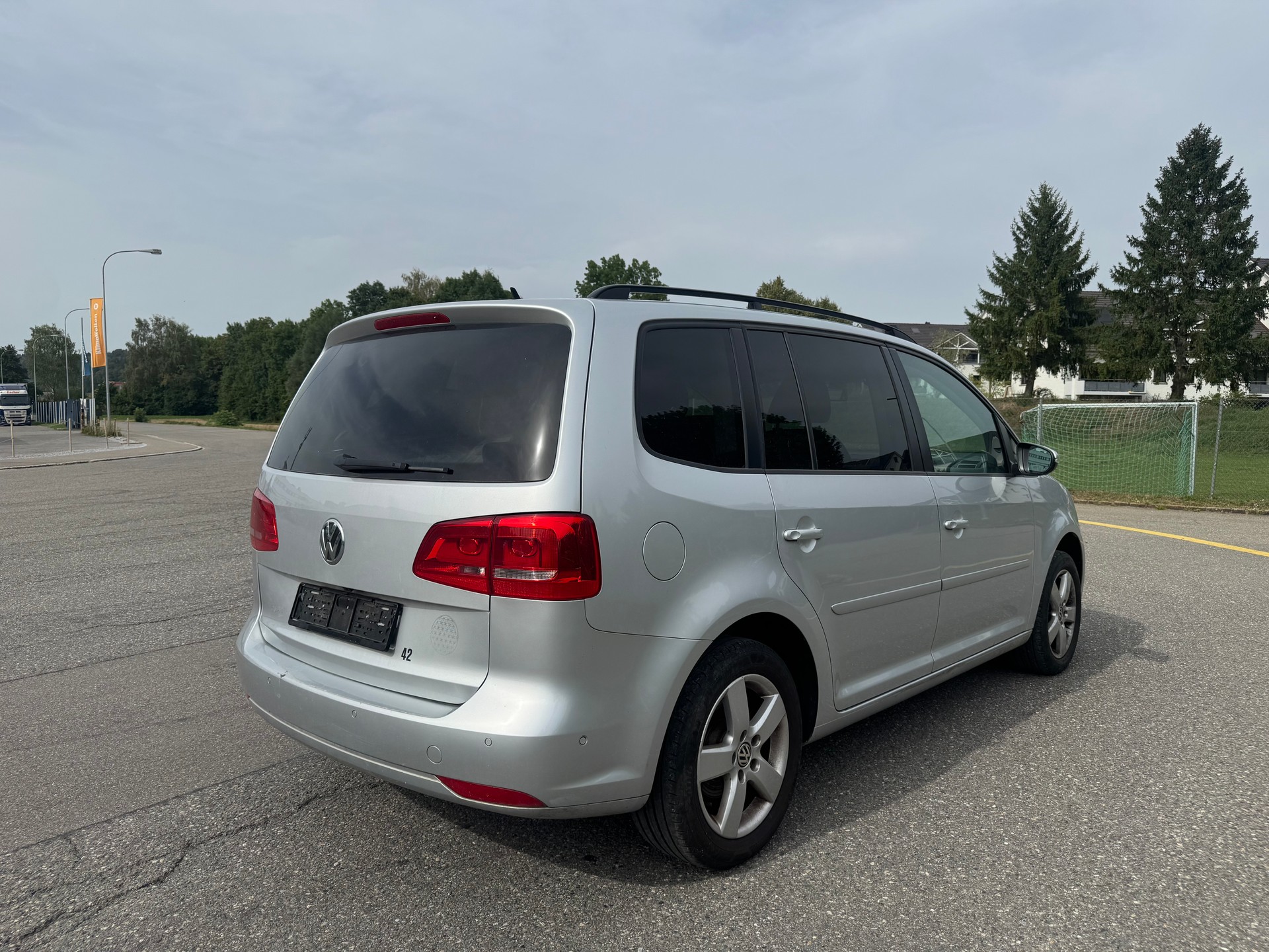 VW Touran 1.4 TSI Team DSG-image-6