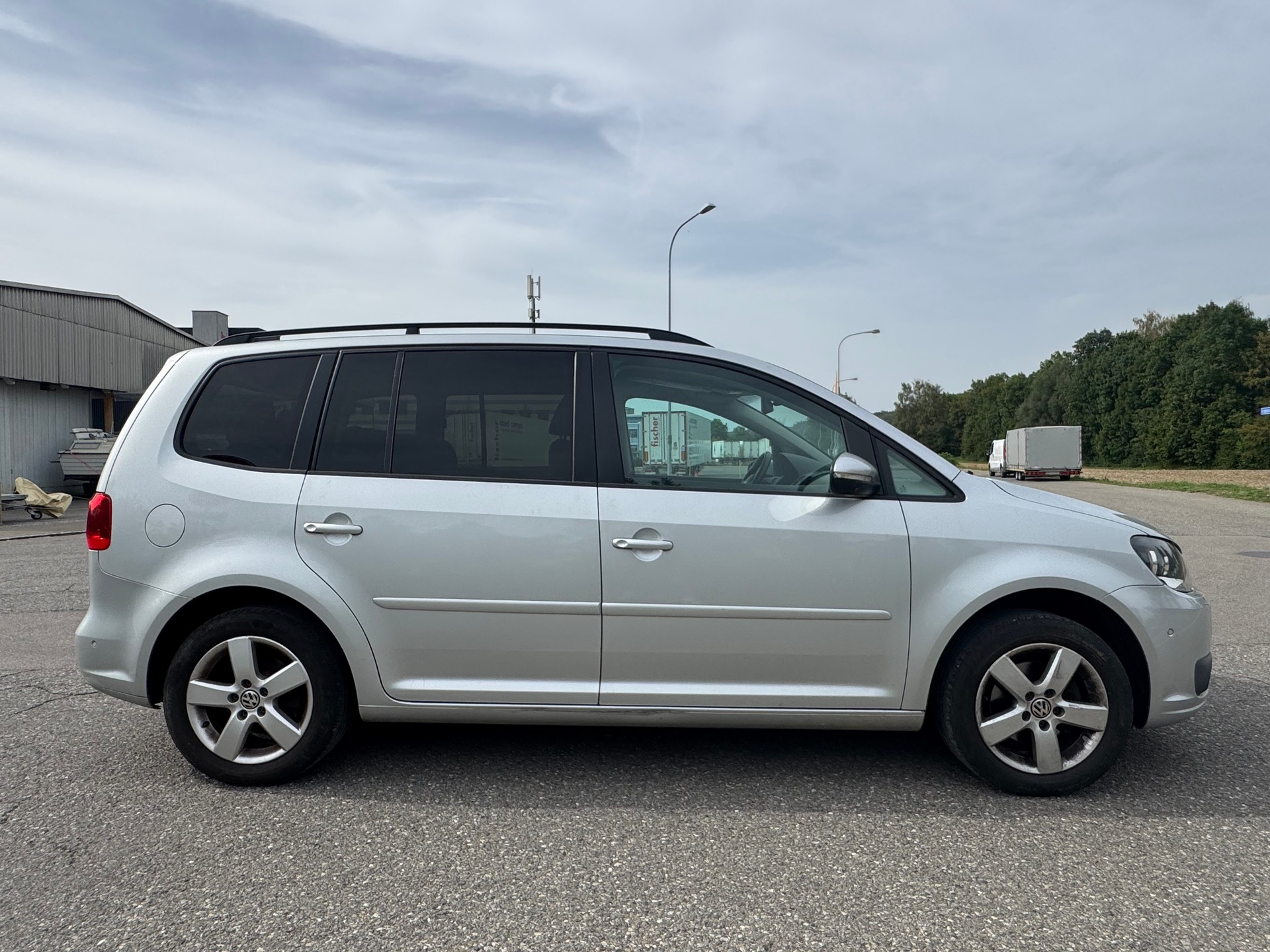 VW Touran 1.4 TSI Team DSG-image-7