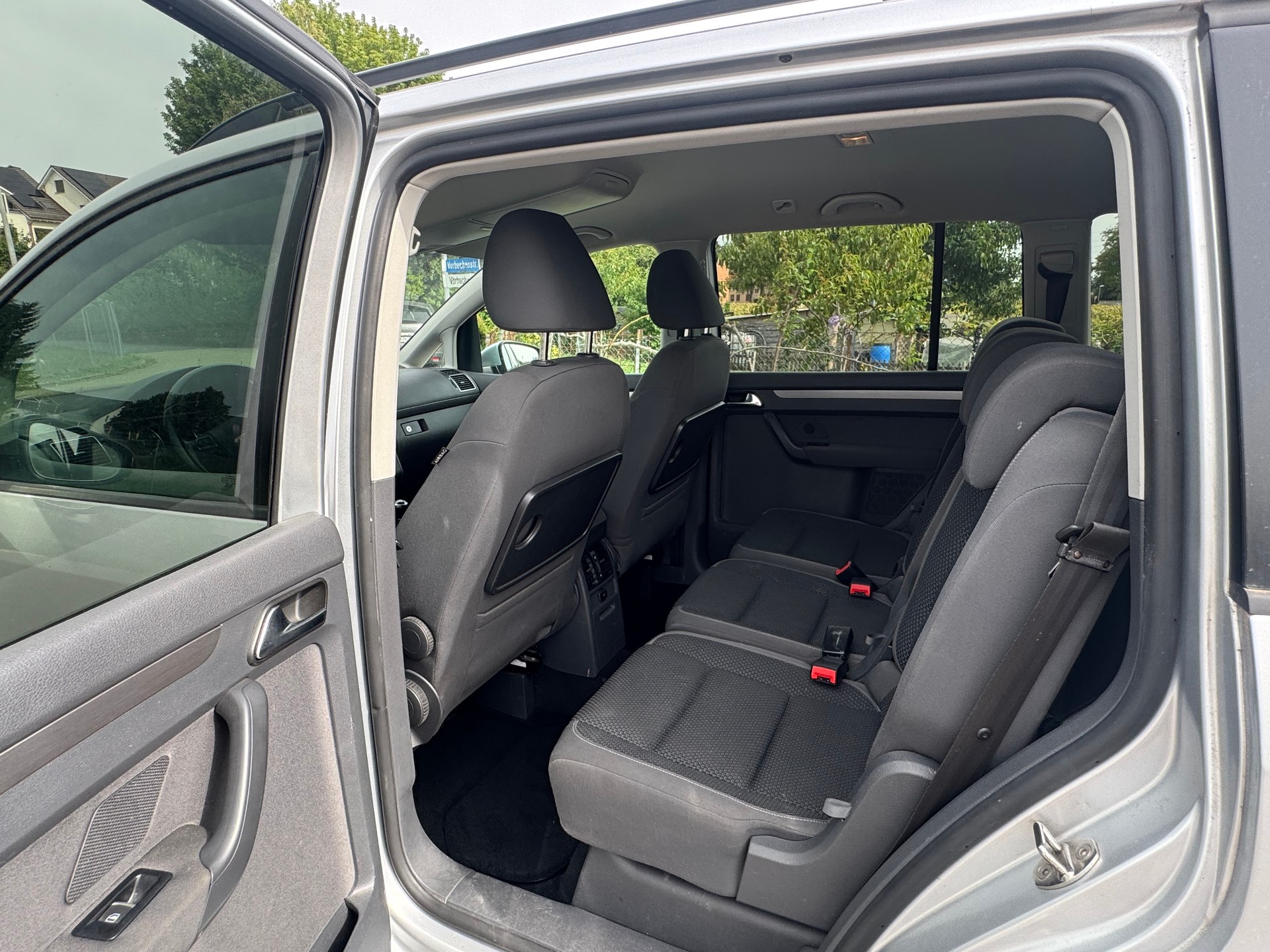 VW Touran 1.4 TSI Team DSG-image-15