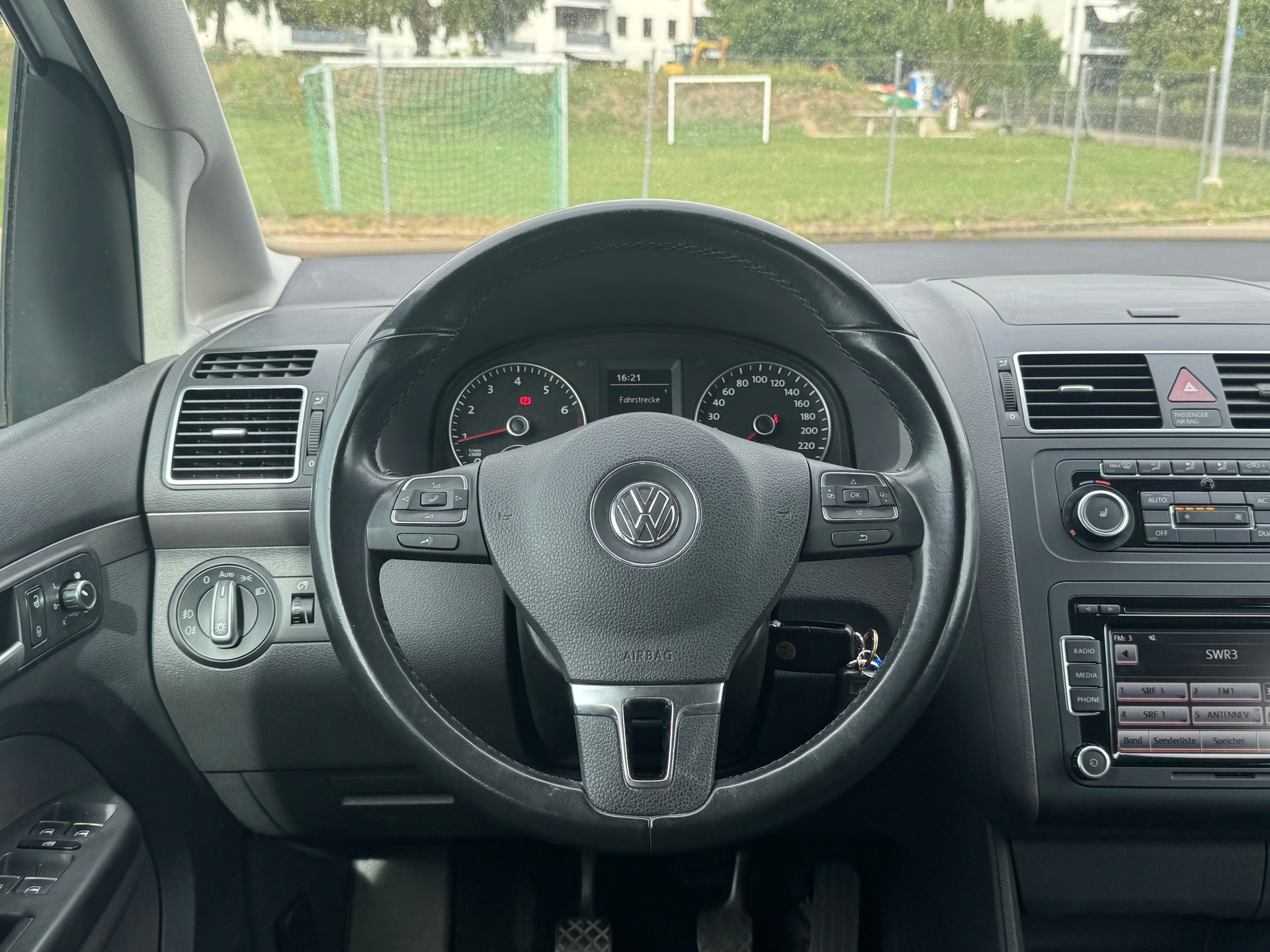 VW Touran 1.4 TSI Team DSG-image-12