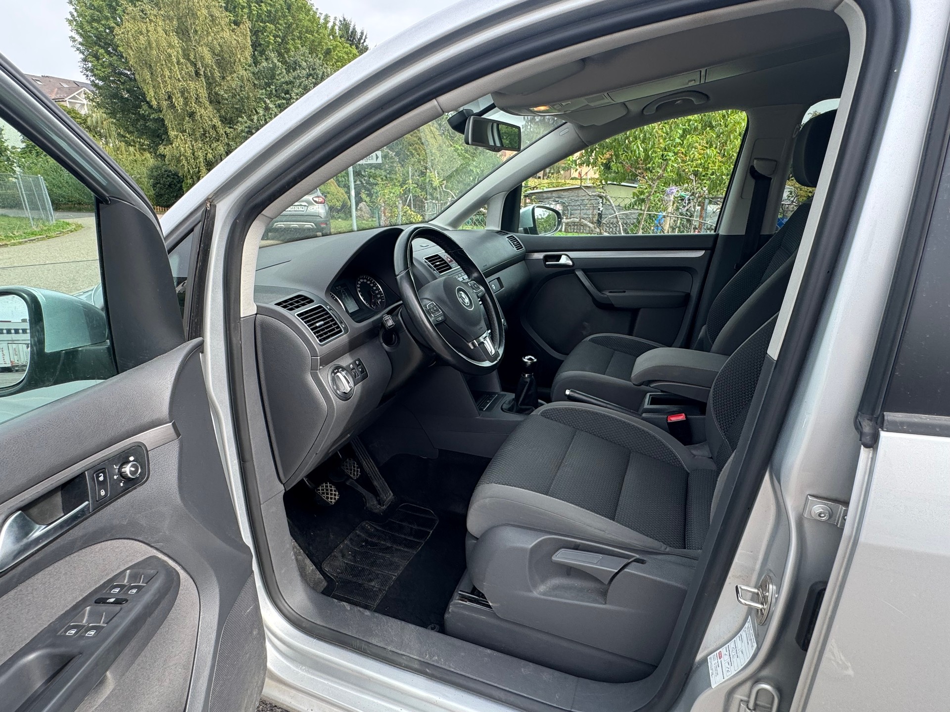 VW Touran 1.4 TSI Team DSG-image-14