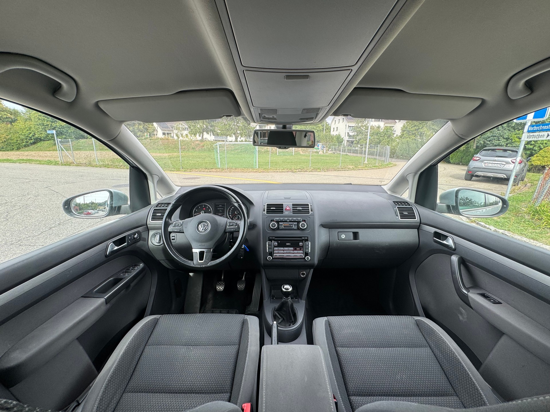 VW Touran 1.4 TSI Team DSG-image-8