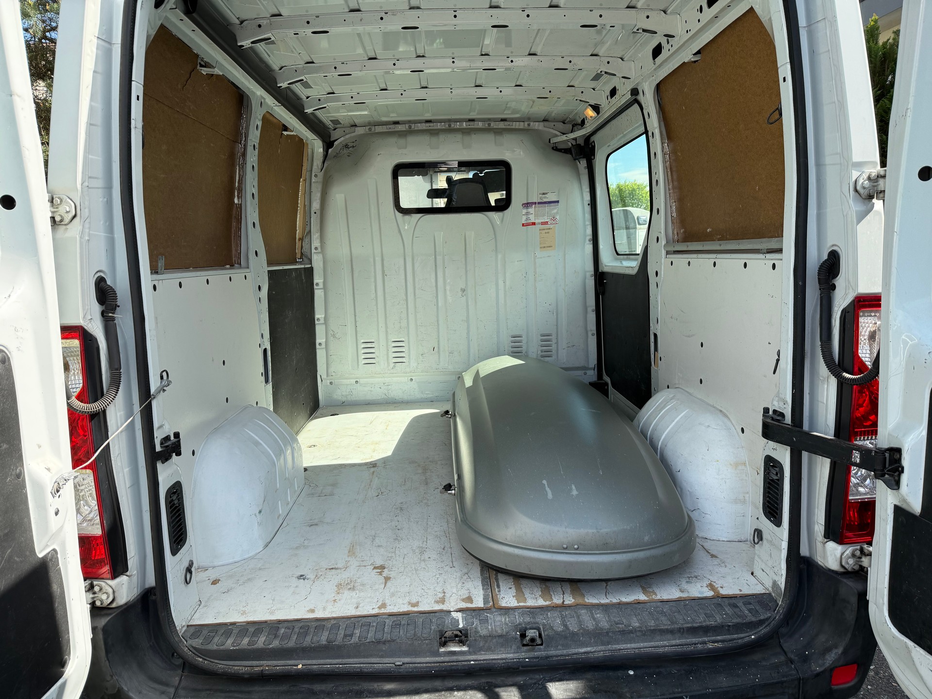 RENAULT Master T28 2.3dCi L1H1-image-9