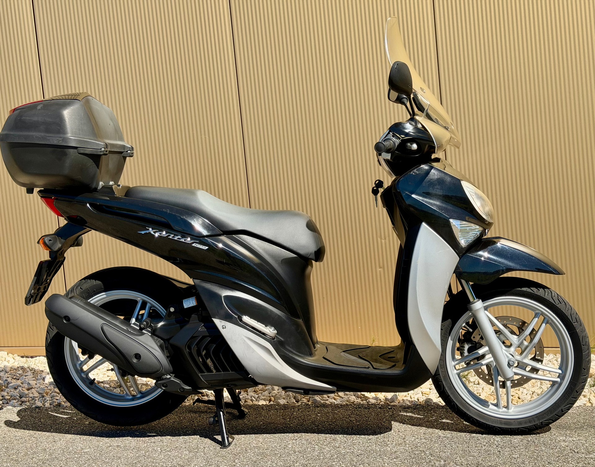 YAMAHA Xenter 125-showroom-element-3