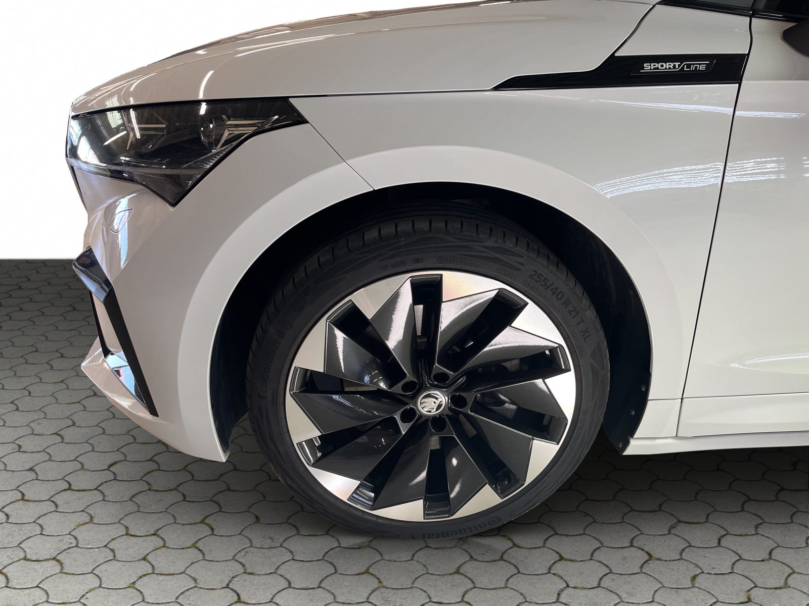 SKODA Enyaq iV 80 SportLine-image-8