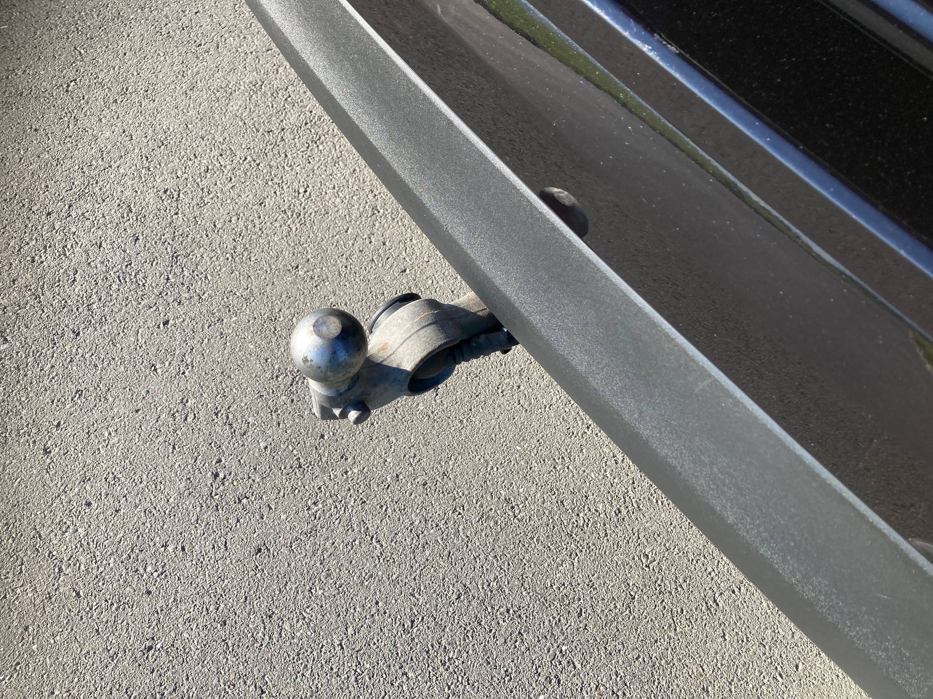 VOLVO XC60 B5 Benzin Mild Hybrid AWD Momentum Geartronic mit Anhängerkupplung-image-6