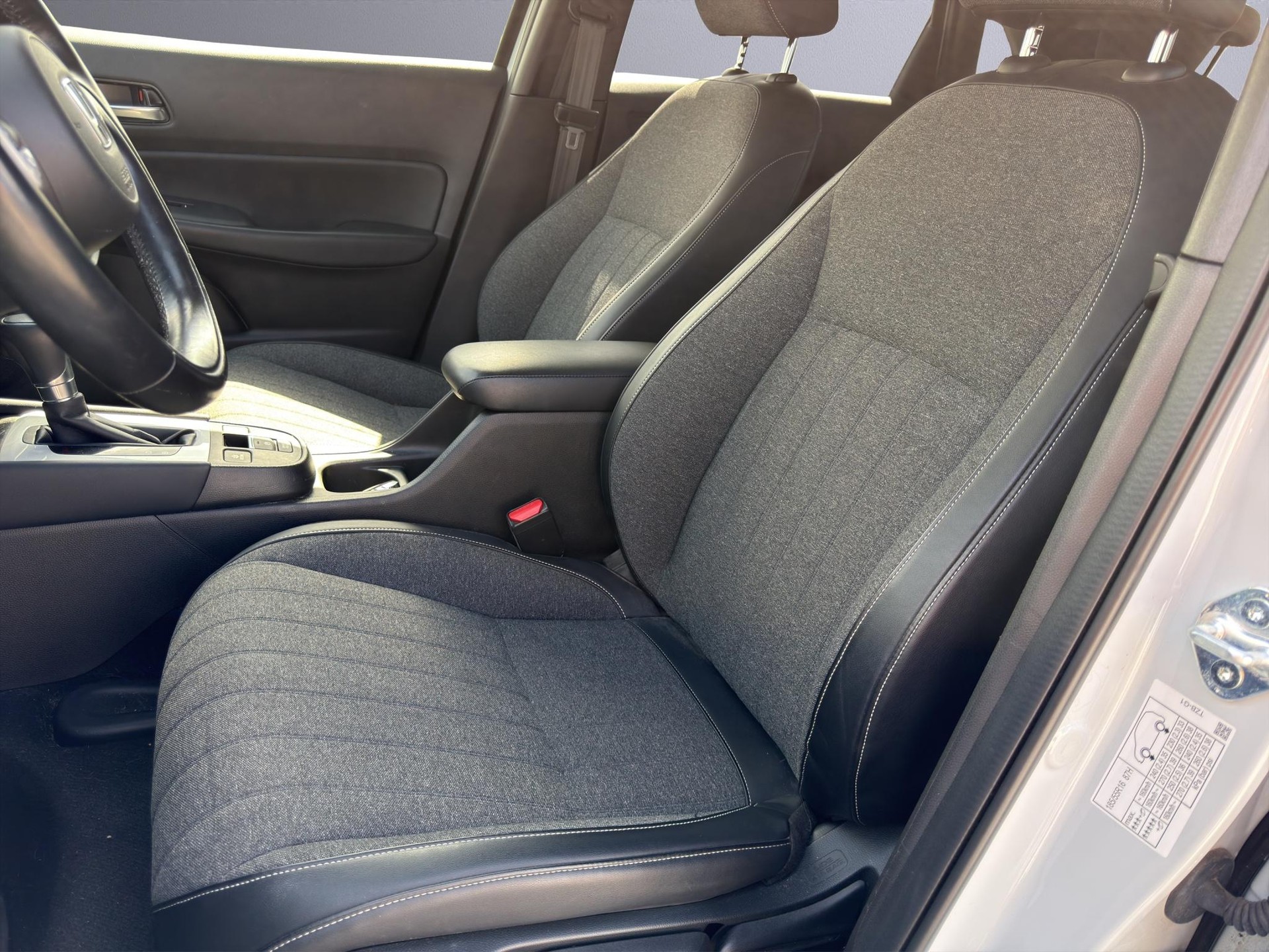 HONDA Jazz 1.5 i-MMD Executive-image-9