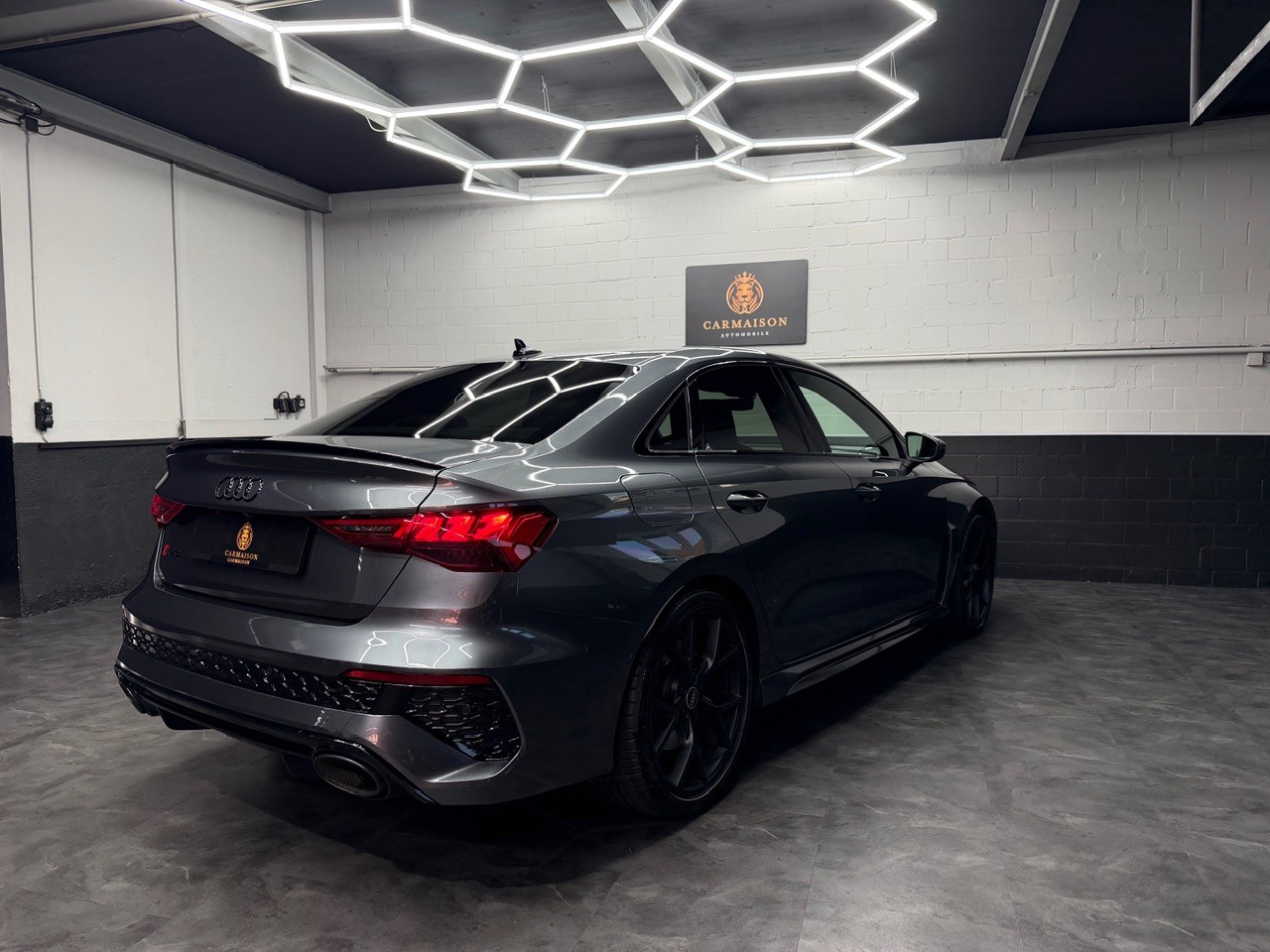 AUDI RS3 Limousine 2.5 TSI quattro S-tronic | CH-Auto aus 1. Hand | Bang & Olufsen Surround | Ambiente | CarPlay-image-7