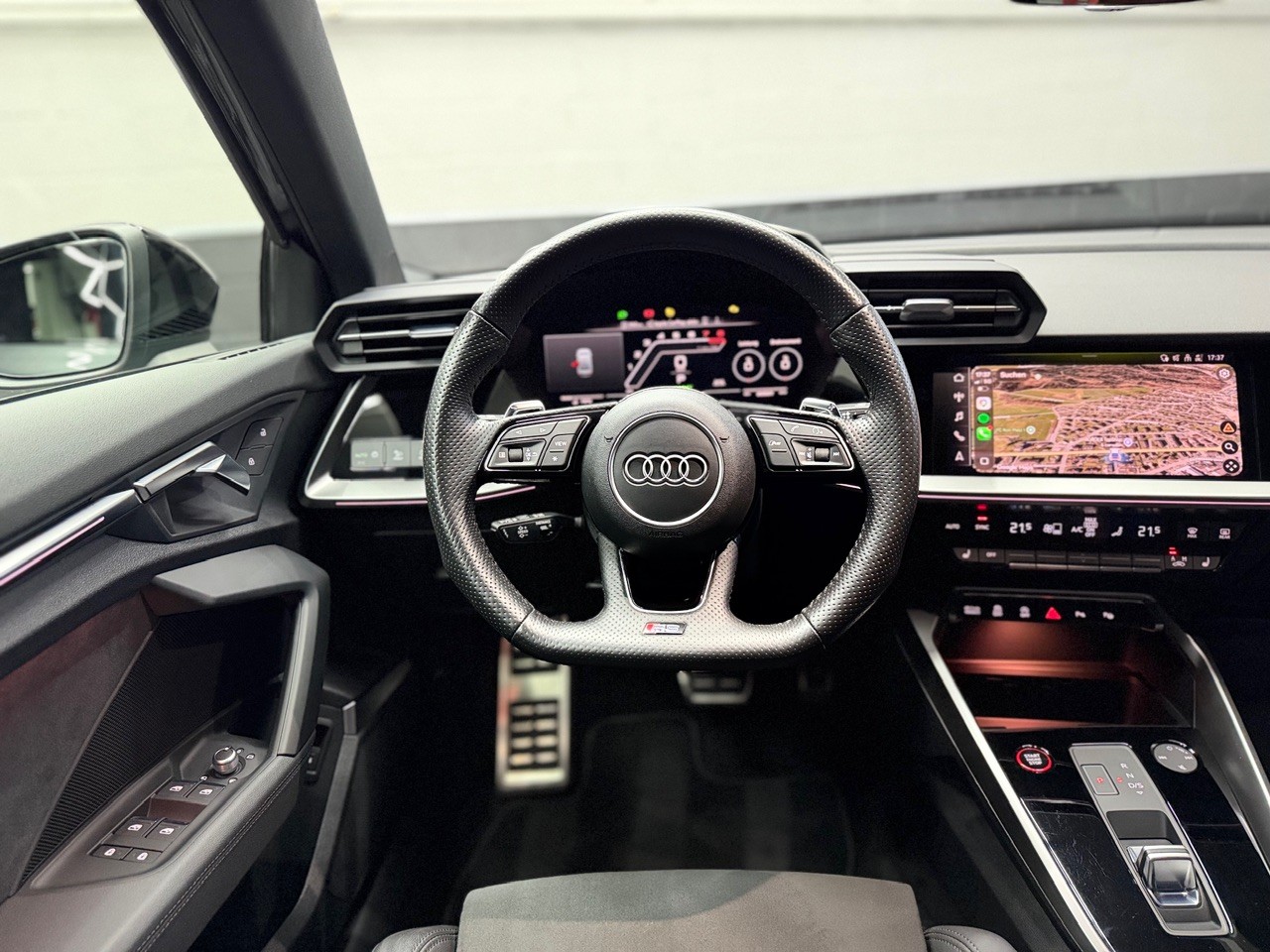 AUDI RS3 Limousine 2.5 TSI quattro S-tronic | CH-Auto aus 1. Hand | Bang & Olufsen Surround | Ambiente | CarPlay-image-16