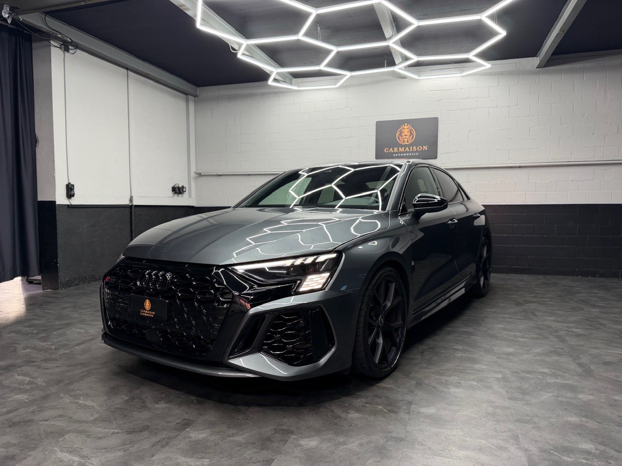 AUDI RS3 Limousine 2.5 TSI quattro S-tronic | CH-Auto aus 1. Hand | Bang & Olufsen Surround | Ambiente | CarPlay-image-2