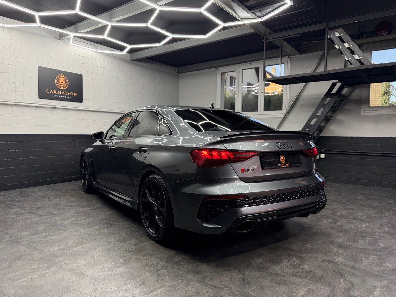 AUDI RS3 Limousine 2.5 TSI quattro S-tronic | CH-Auto aus 1. Hand | Bang & Olufsen Surround | Ambiente | CarPlay-image-5