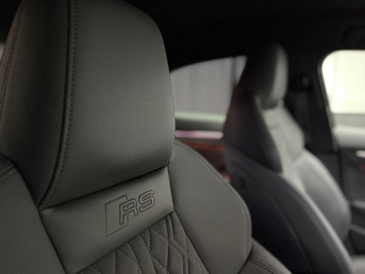 AUDI RS3 Limousine 2.5 TSI quattro S-tronic | CH-Auto aus 1. Hand | Bang & Olufsen Surround | Ambiente | CarPlay-image-21