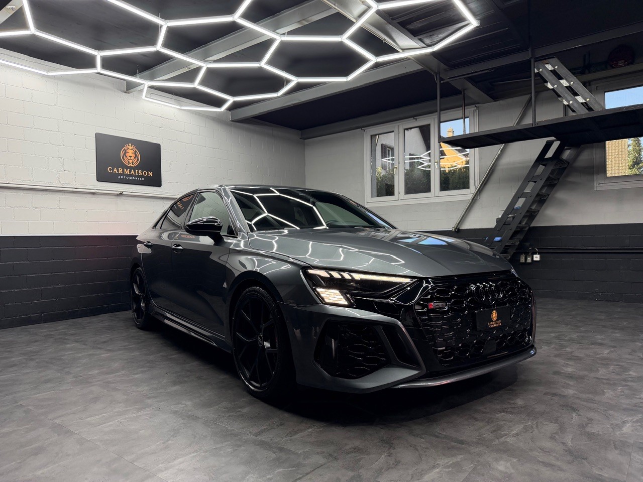 AUDI RS3 Limousine 2.5 TSI quattro S-tronic | CH-Auto aus 1. Hand | Bang & Olufsen Surround | Ambiente | CarPlay-image-0