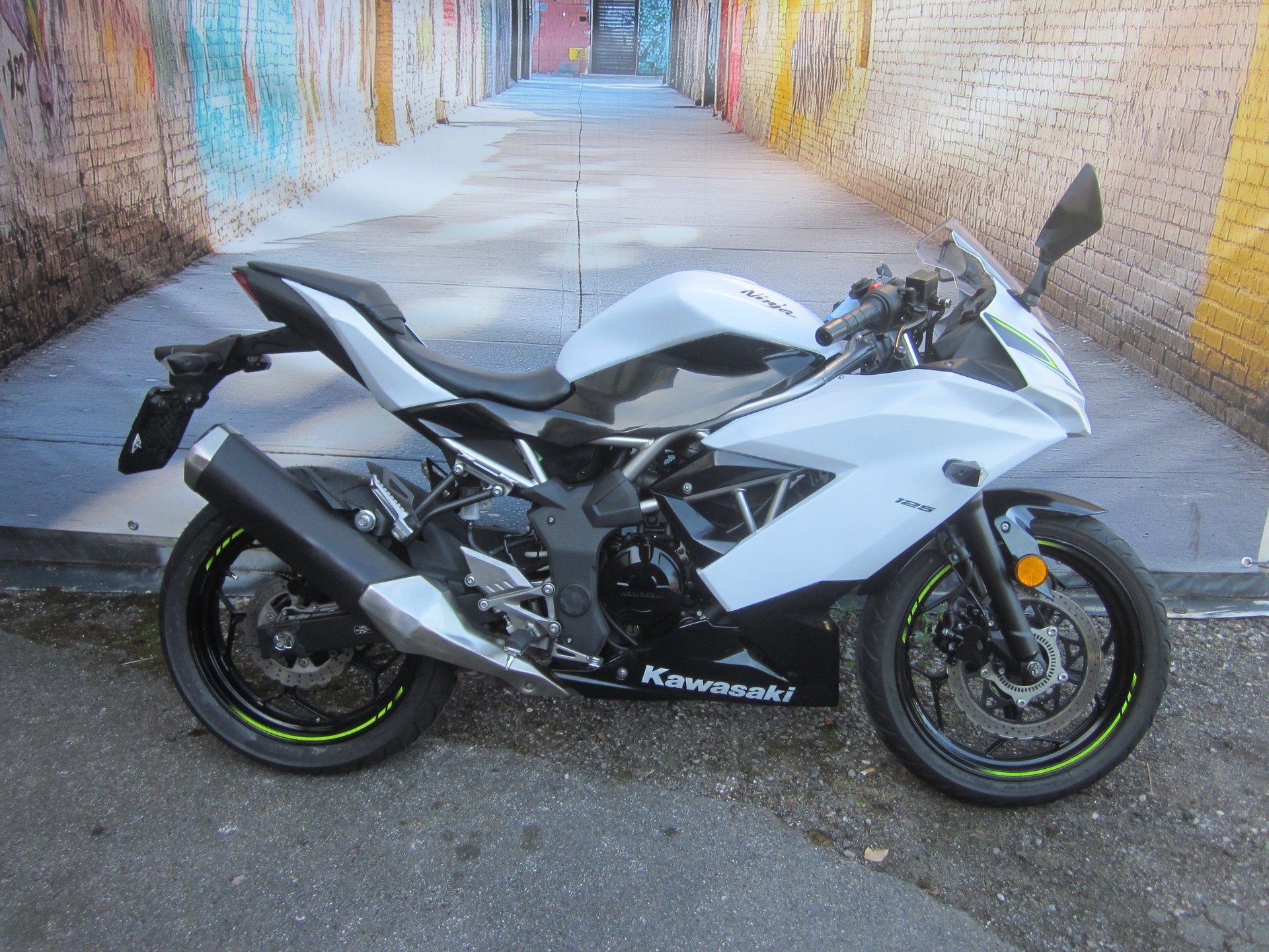 KAWASAKI Ninja 125-image-1