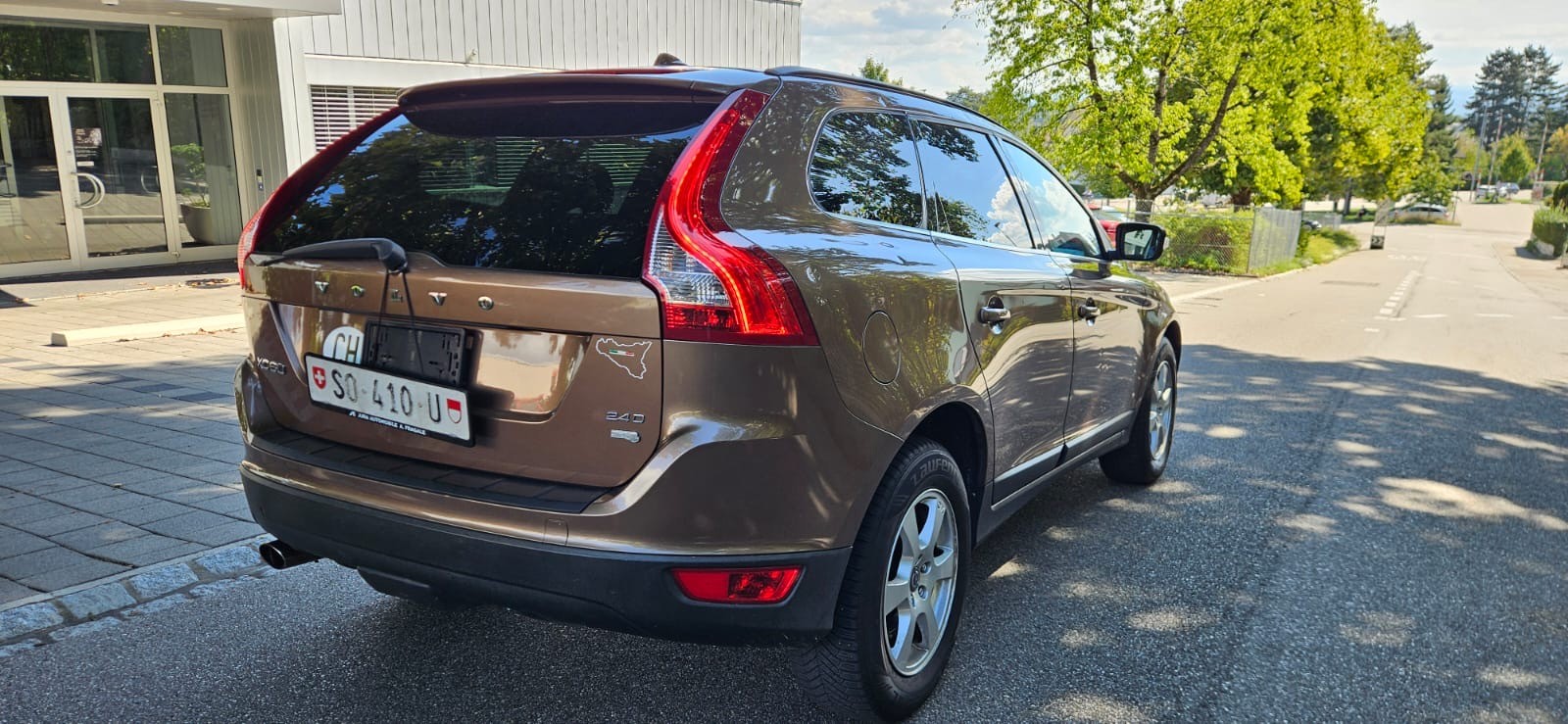 VOLVO XC60-image-10
