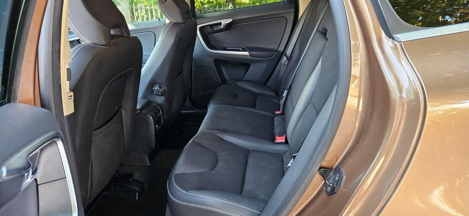 VOLVO XC60-image-9