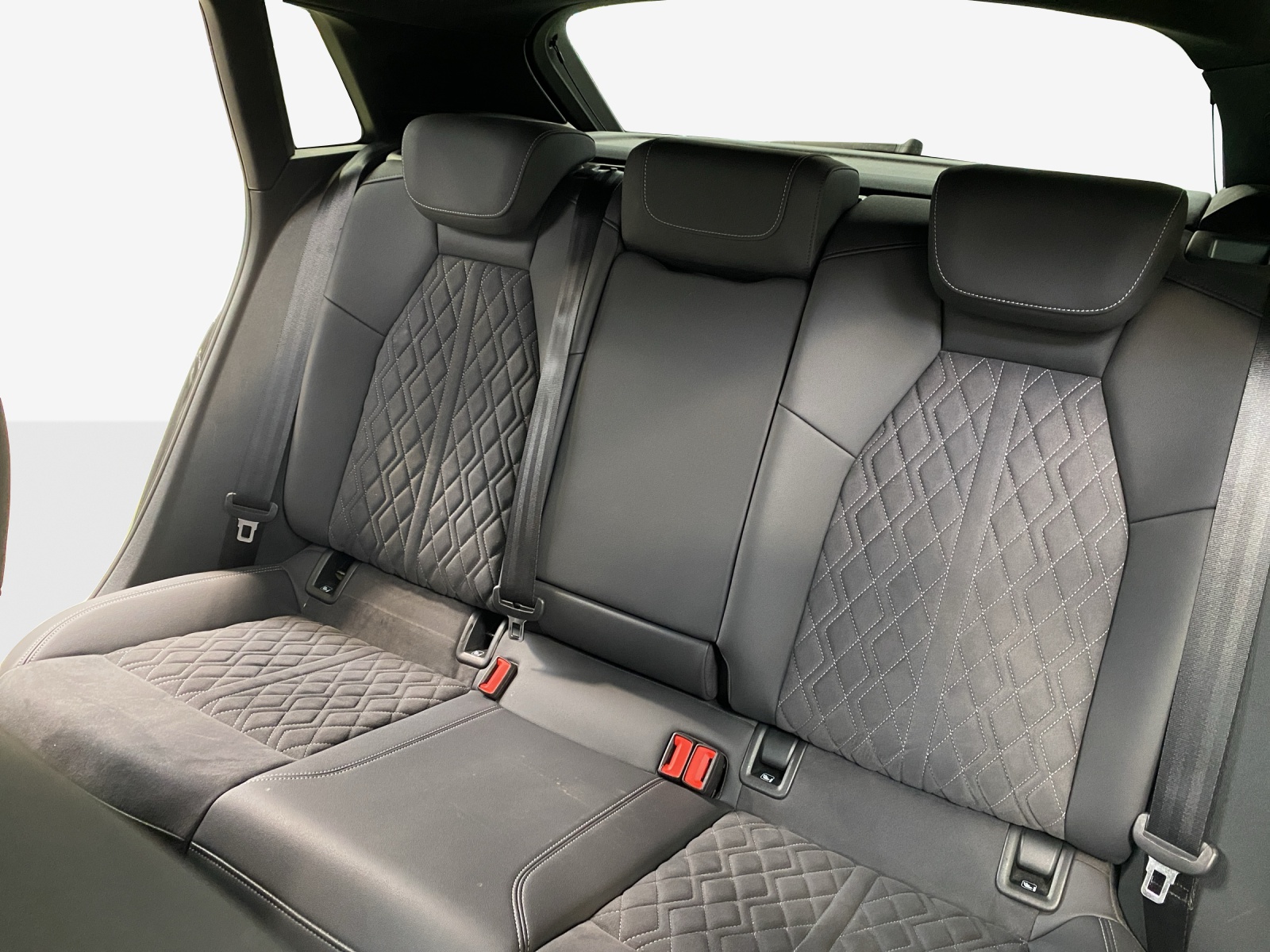AUDI A3 Sportback 40 TDI S line S-tronic quattro-image-11