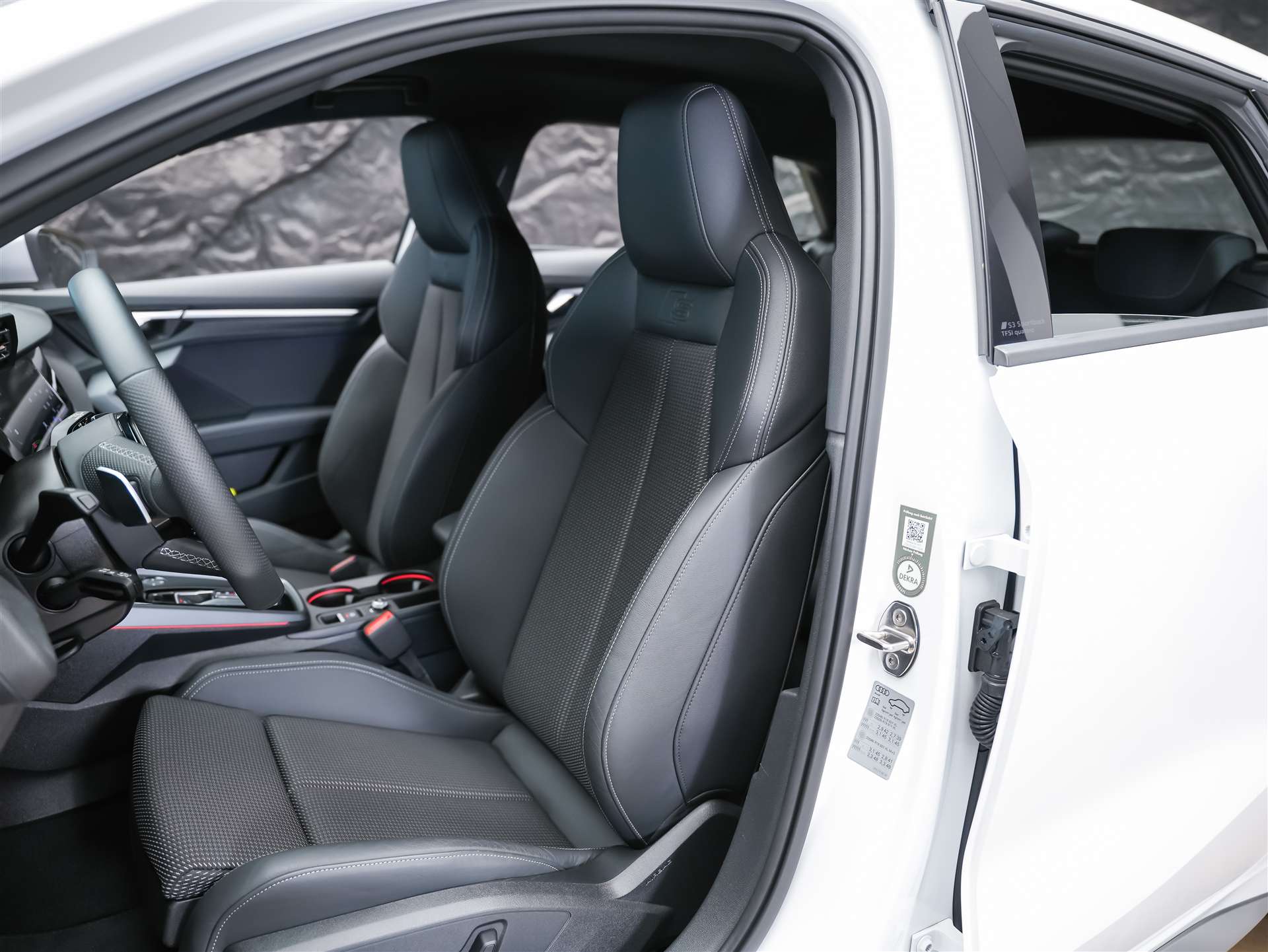 AUDI S3 Sportback TFSI quattro S-tronic*19"Felgen*Werksgarantie*Matrix-LED*Assistenten*-image-8