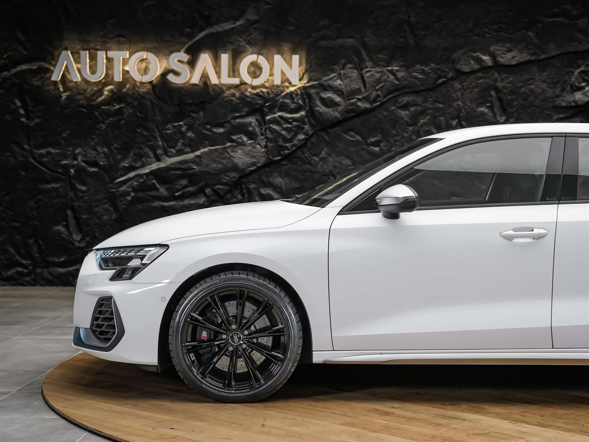 AUDI S3 Sportback TFSI quattro S-tronic*19"Felgen*Werksgarantie*Matrix-LED*Assistenten*-image-15