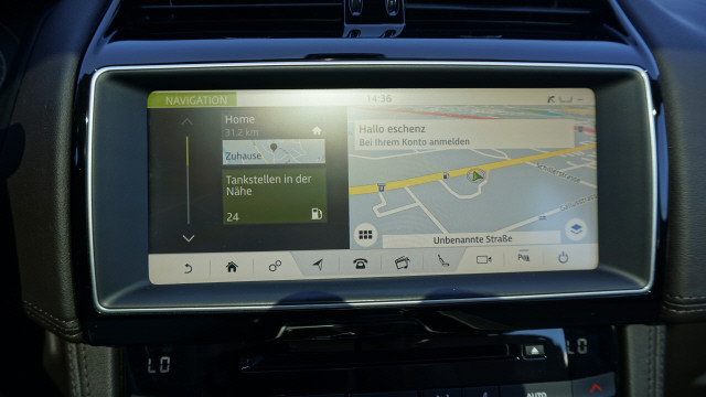 JAGUAR F-Pace 3.0 TD Prest. AWD-image-11