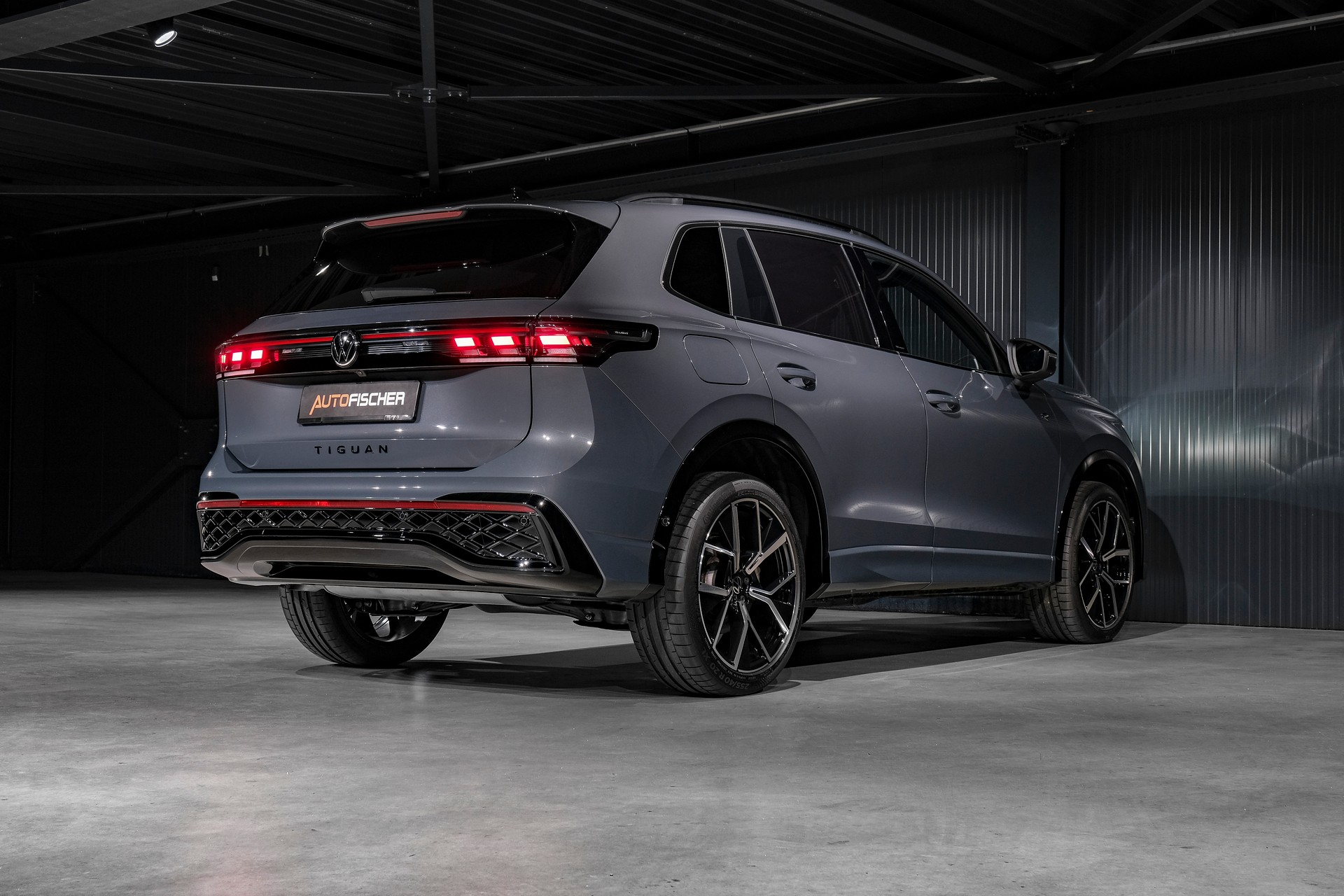VW Tiguan 2.0 TSI DSG R-Line 4Motion *VOLLLEDER*-image-5