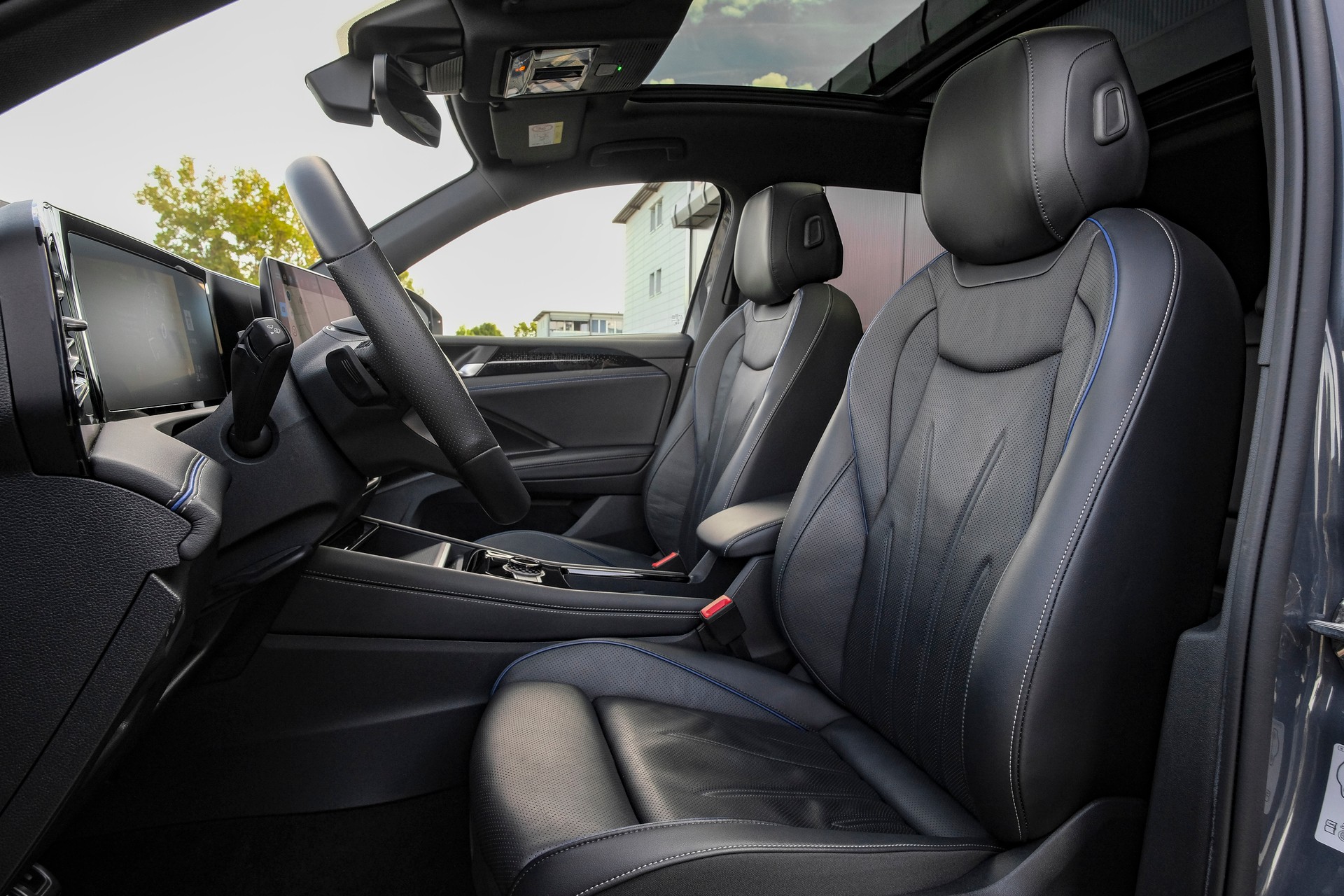 VW Tiguan 2.0 TSI DSG R-Line 4Motion *VOLLLEDER*-image-8