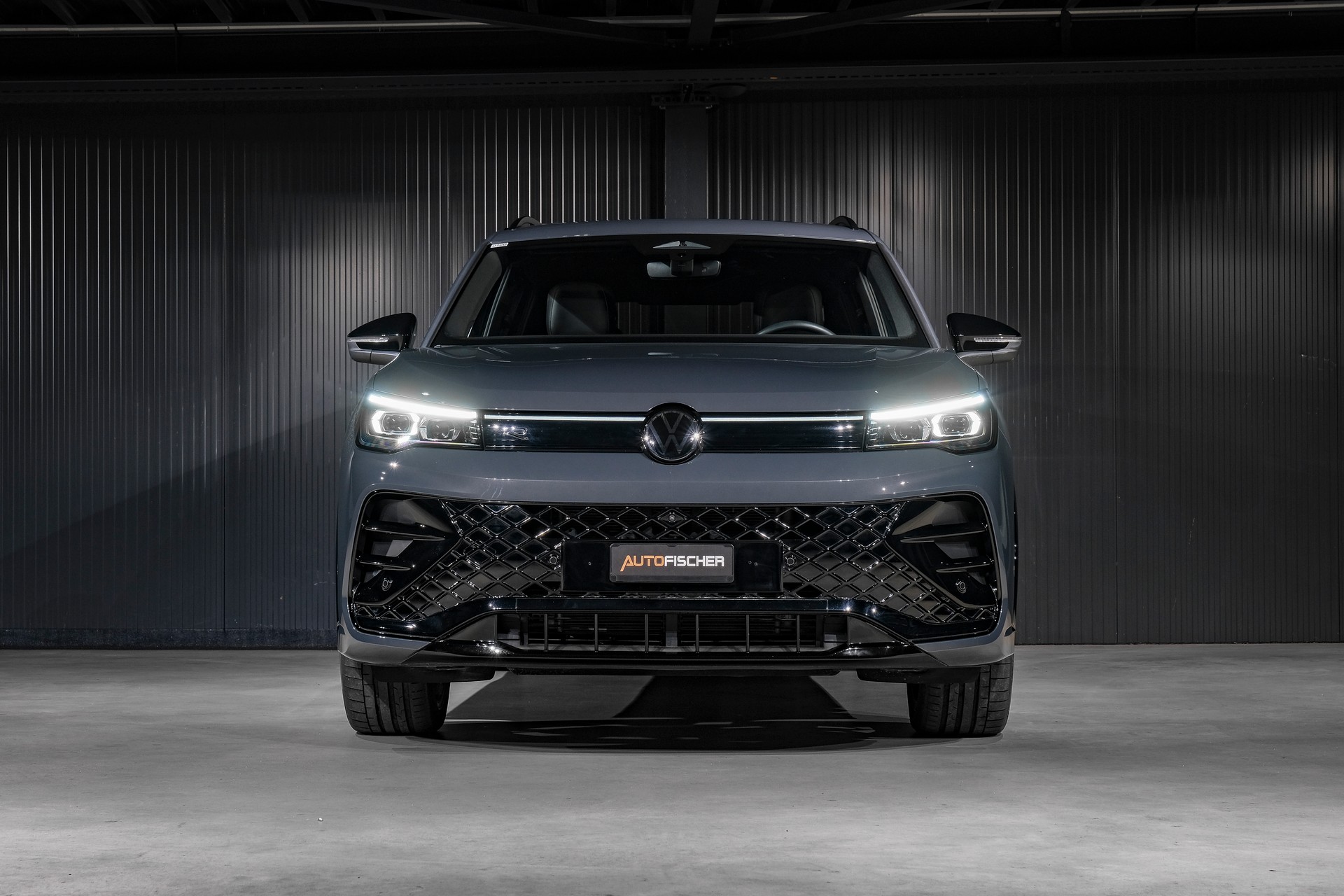 VW Tiguan 2.0 TSI DSG R-Line 4Motion *VOLLLEDER*-image-2