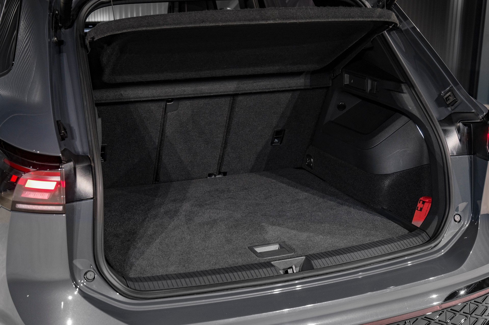 VW Tiguan 2.0 TSI DSG R-Line 4Motion *VOLLLEDER*-image-21