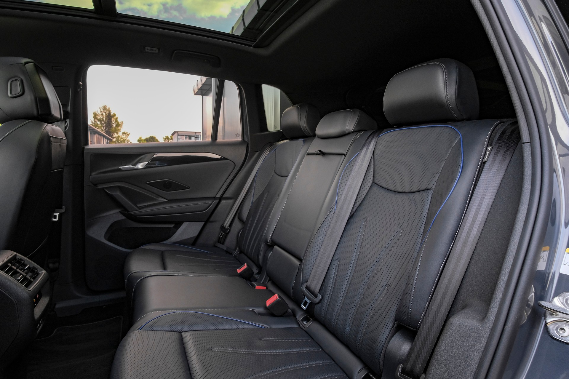 VW Tiguan 2.0 TSI DSG R-Line 4Motion *VOLLLEDER*-image-10