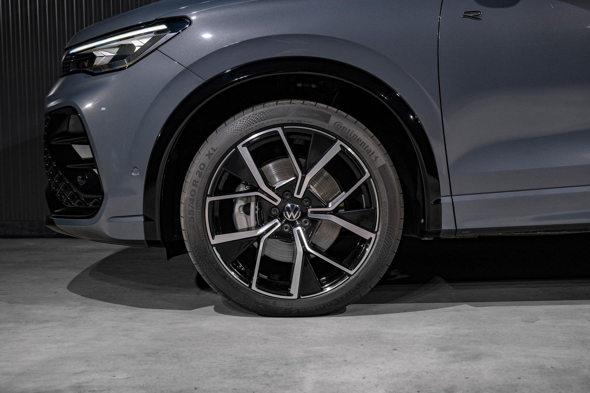 VW Tiguan 2.0 TSI DSG R-Line 4Motion *VOLLLEDER*-image-23