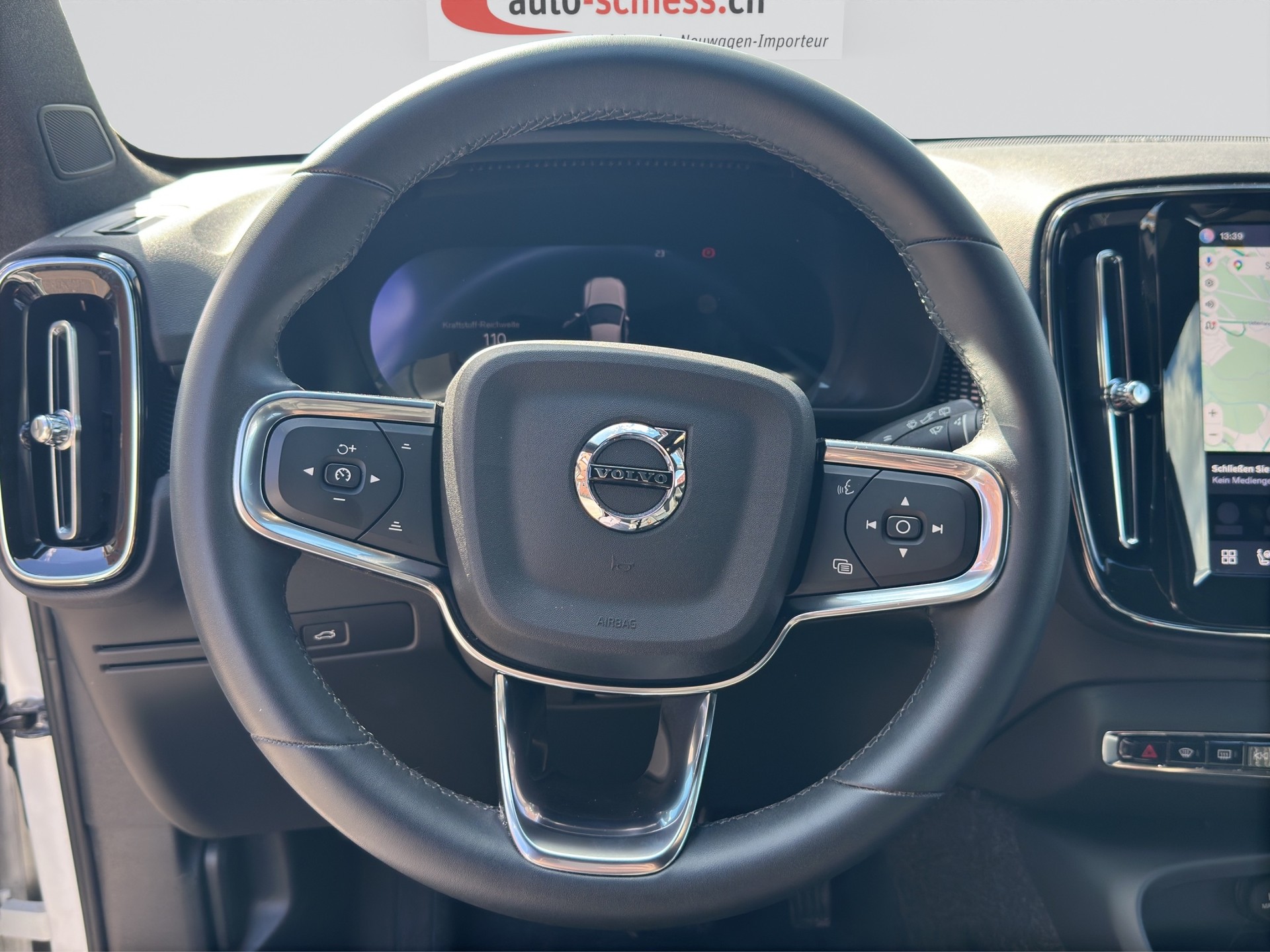 VOLVO XC40 B3 Benzin Mild Hybrid Plus Dark DCT-image-10