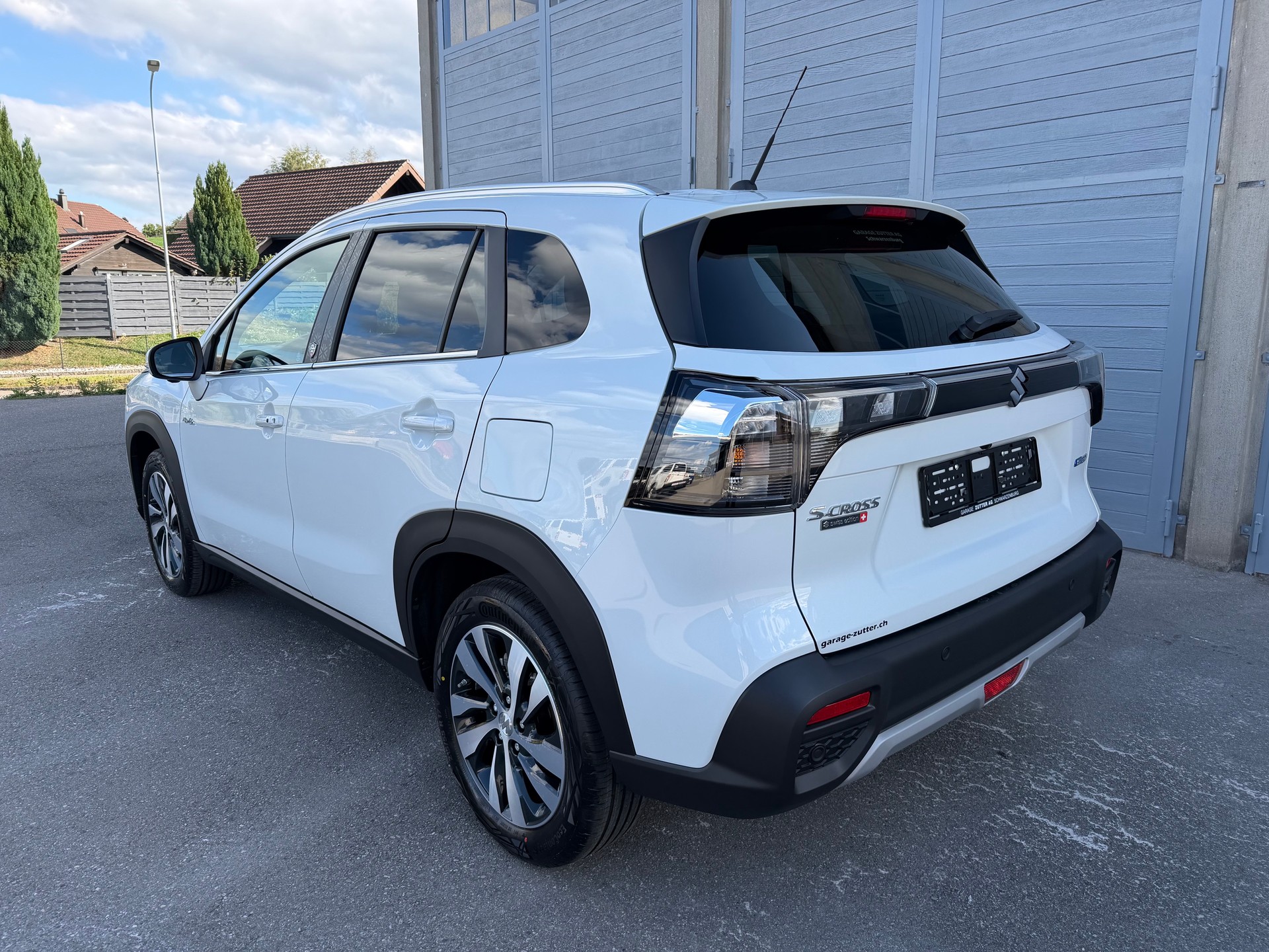 SUZUKI S-Cross 1.4 16V Piz Sulai Top MHD 4WD Automatic-image-3