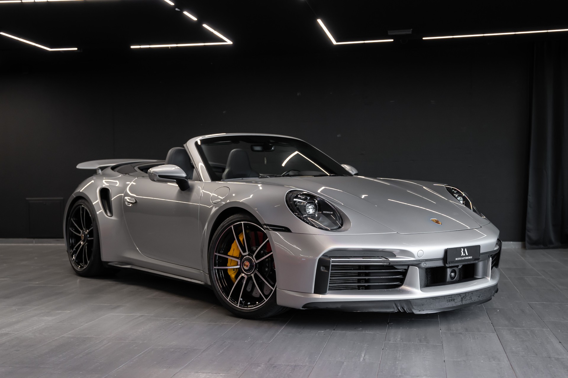 PORSCHE 911 Turbo S Cabriolet PDK / CH Auto / Burmester / Porsche Approved 24M / Carbon Keramik & uvm,,,-image-0