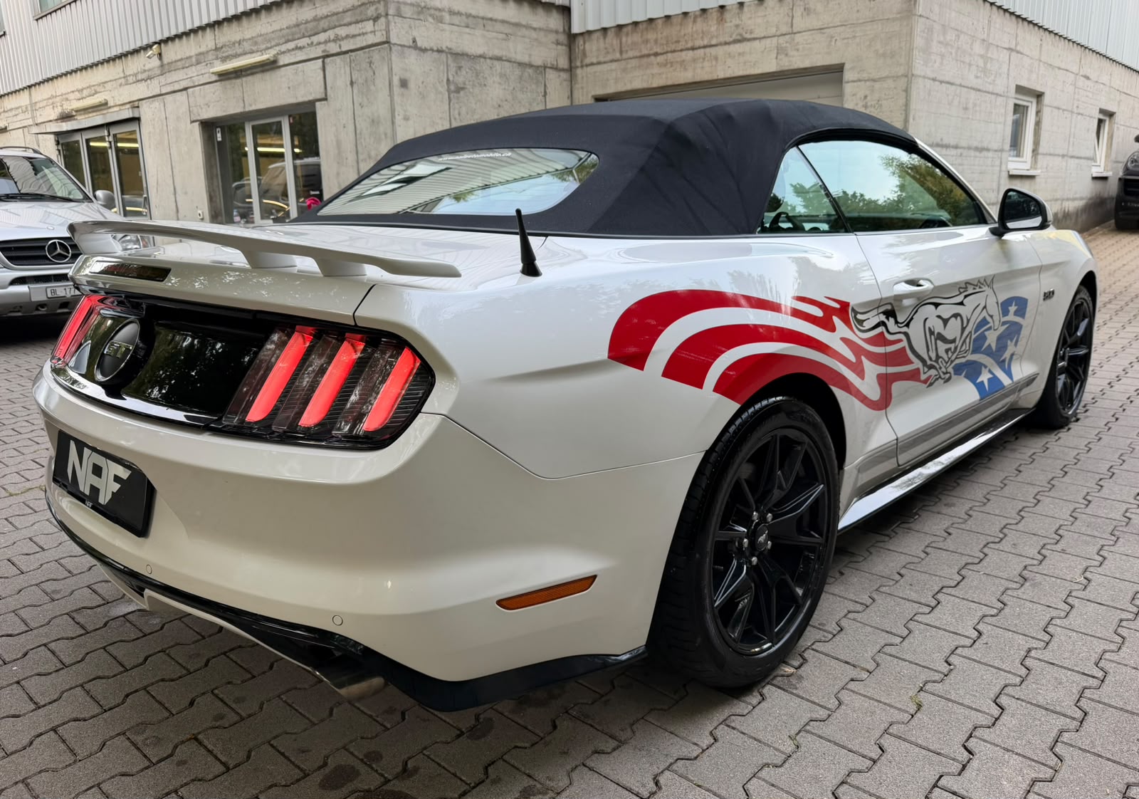 FORD Mustang Convertible 5.0 V8 GT Automat-image-8