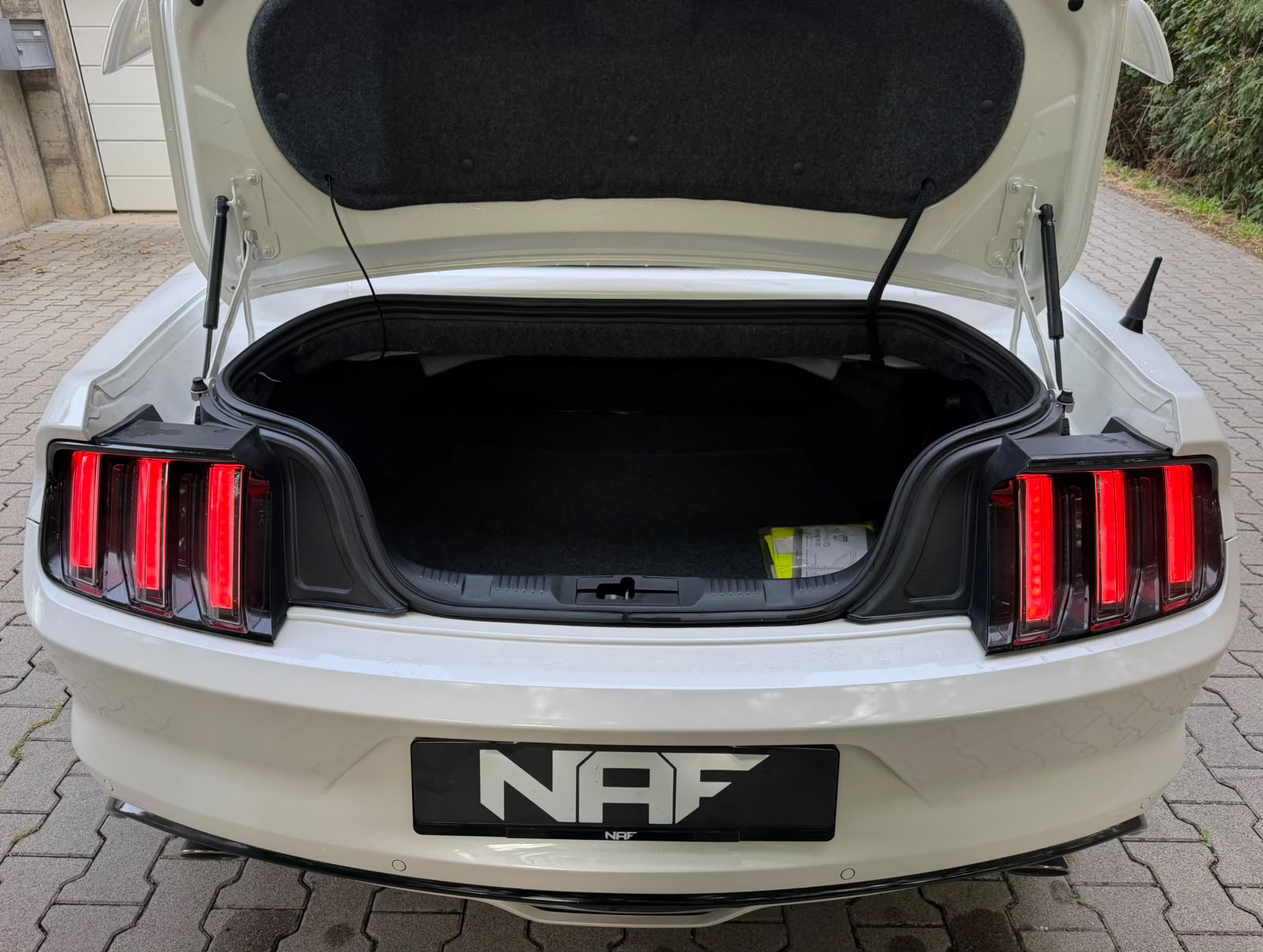 FORD Mustang Convertible 5.0 V8 GT Automat-image-20